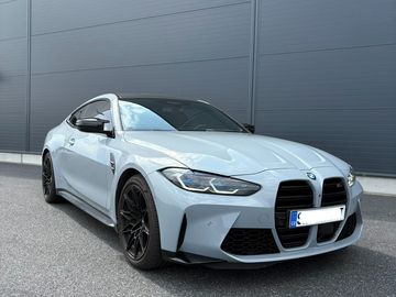 BMW M4 Competition / xDrive