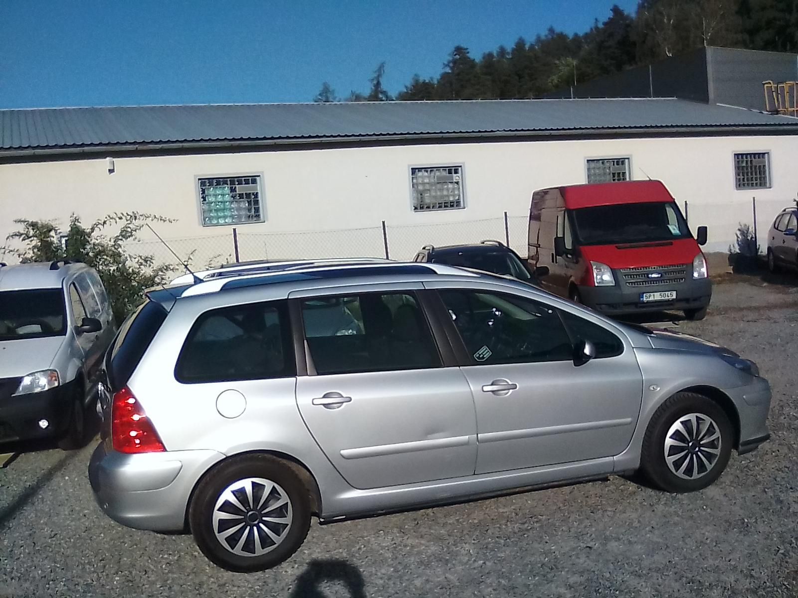 Peugeot 307, 1.6i 16V SW, kola navíc - fotka 4