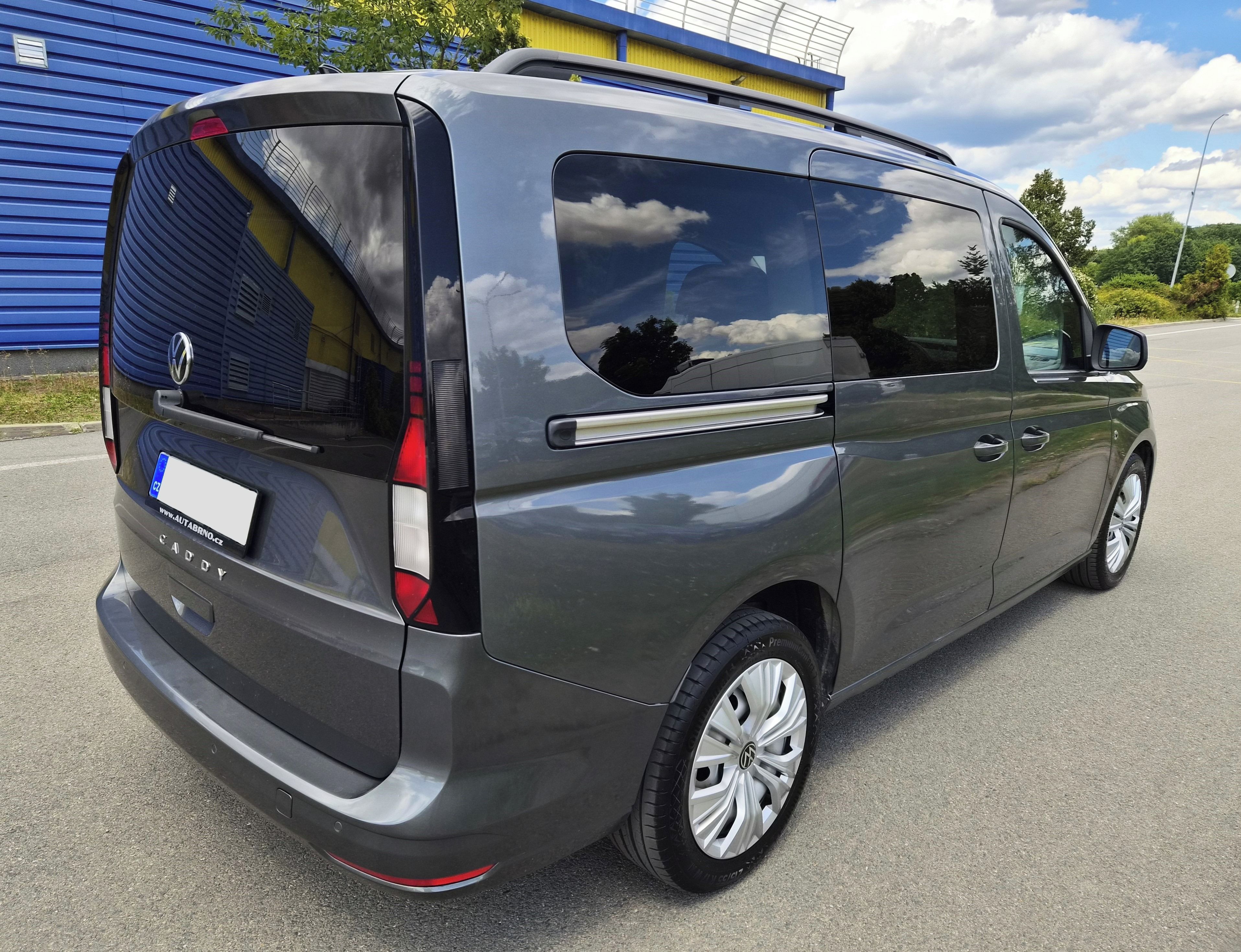 Volkswagen Caddy, 2.0TDI LONG/MAXI 7MÍST DPH - fotka 5