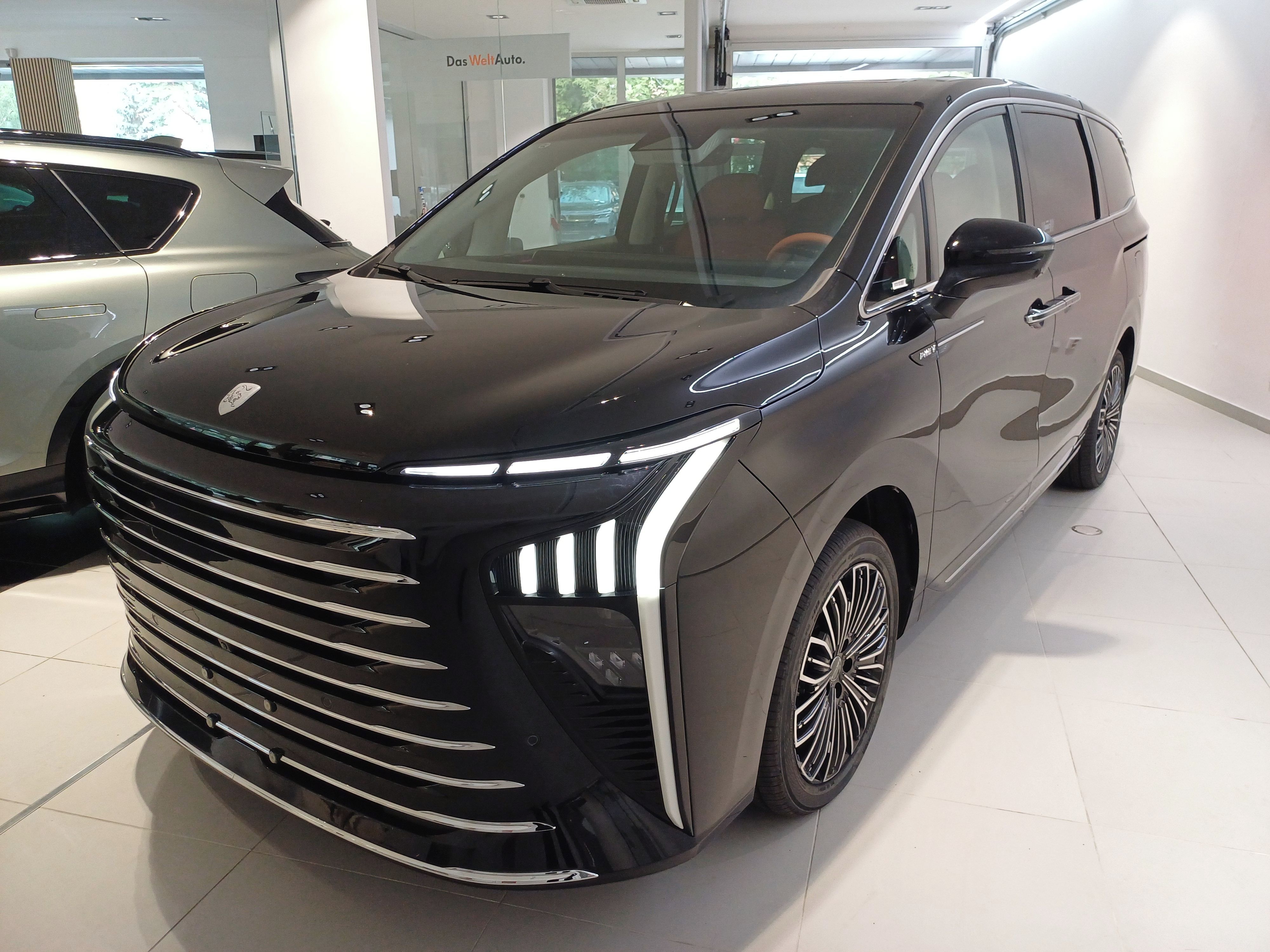 Dongfeng U-Tour, Dongfeng U-Tour V9 PHEV