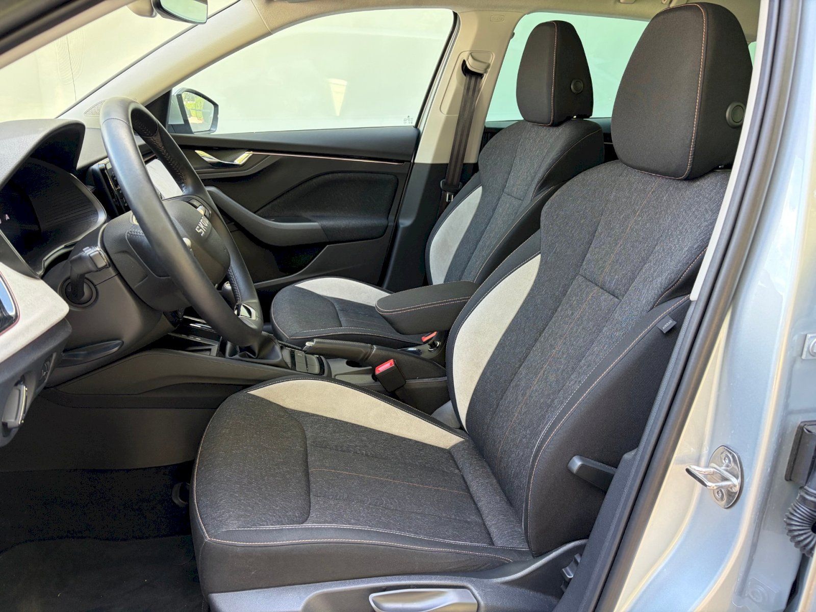 Škoda Scala, 1.0 TSI 85kW Top Selection 6MP - fotka 6