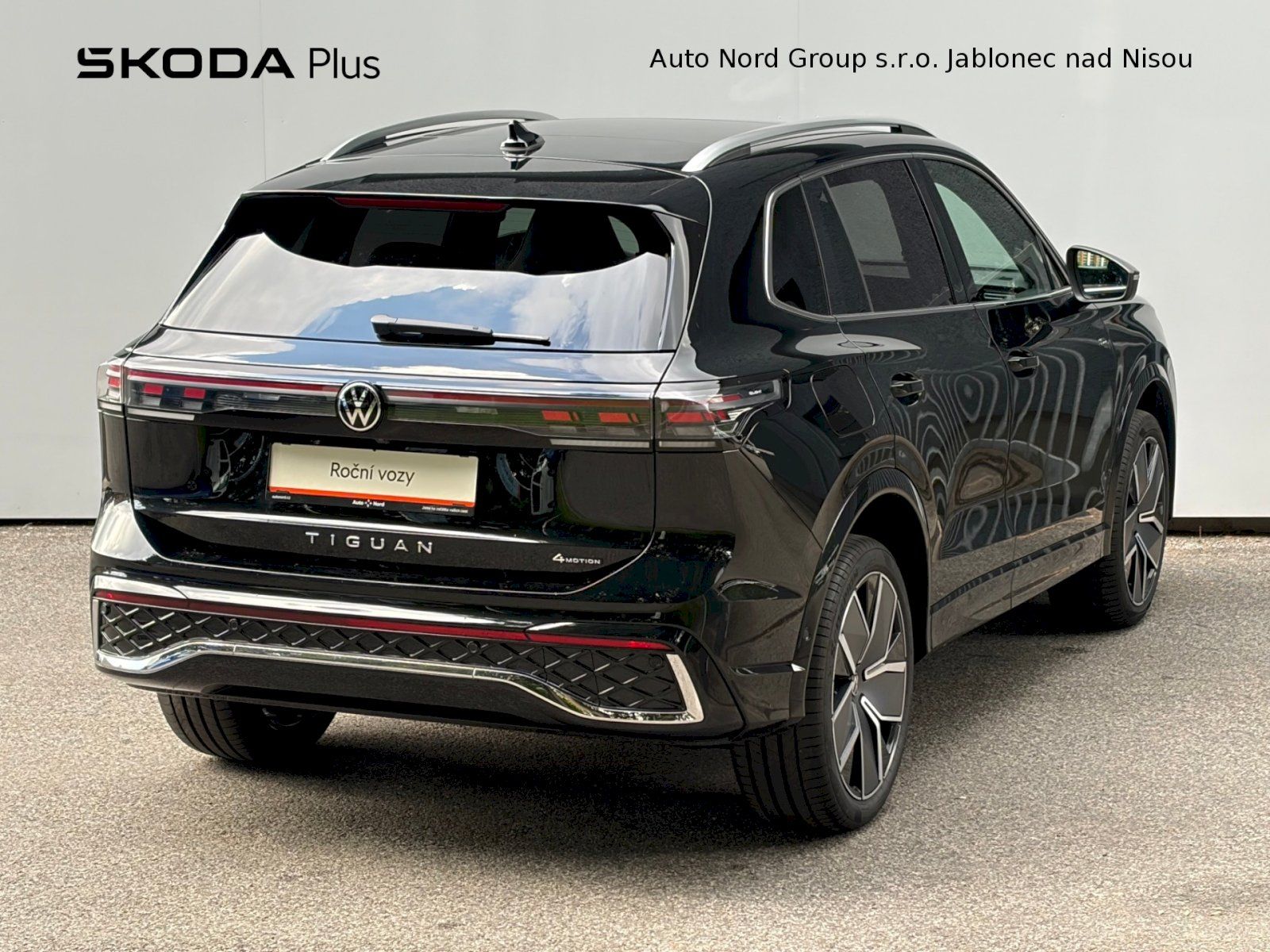 Volkswagen Tiguan, 2.0 TDI 142kW R-LINE DSG 4moti - fotka 2