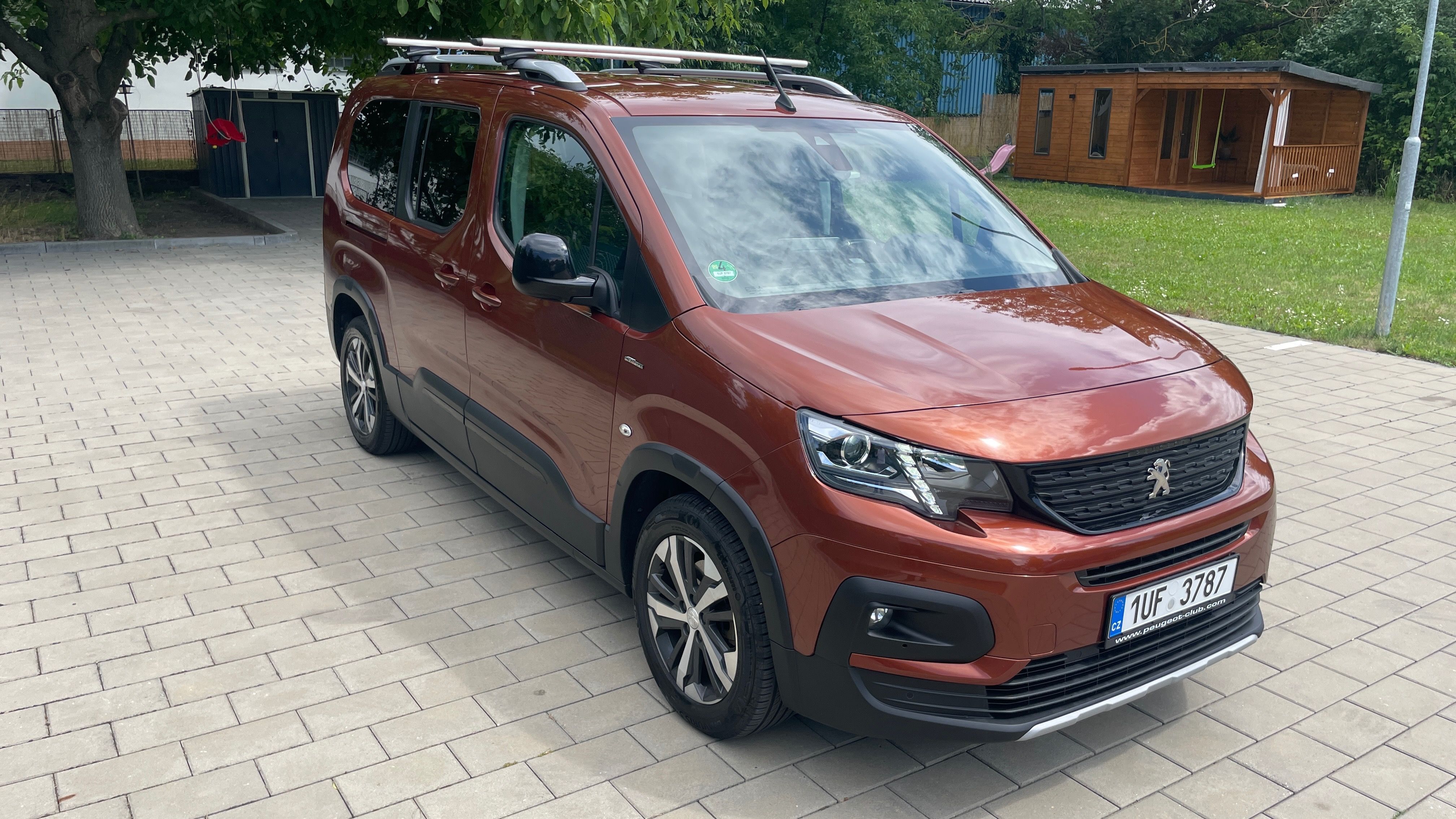 Peugeot Rifter, 1.5 BlueHDi 96kW EAT8 v záruce - fotka 2