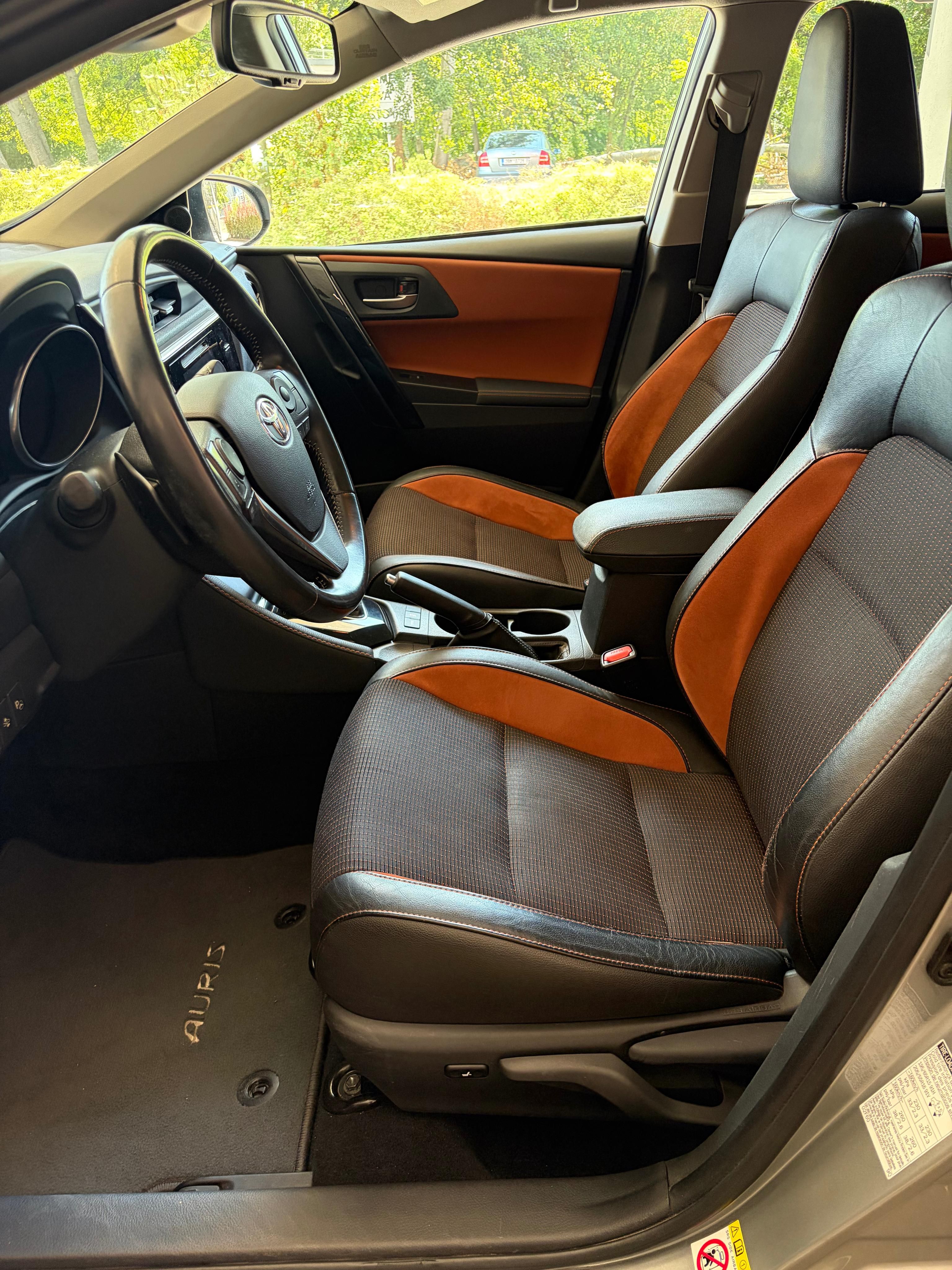 Toyota Auris, Touring Sports 1.6 Valvematic - fotka 6