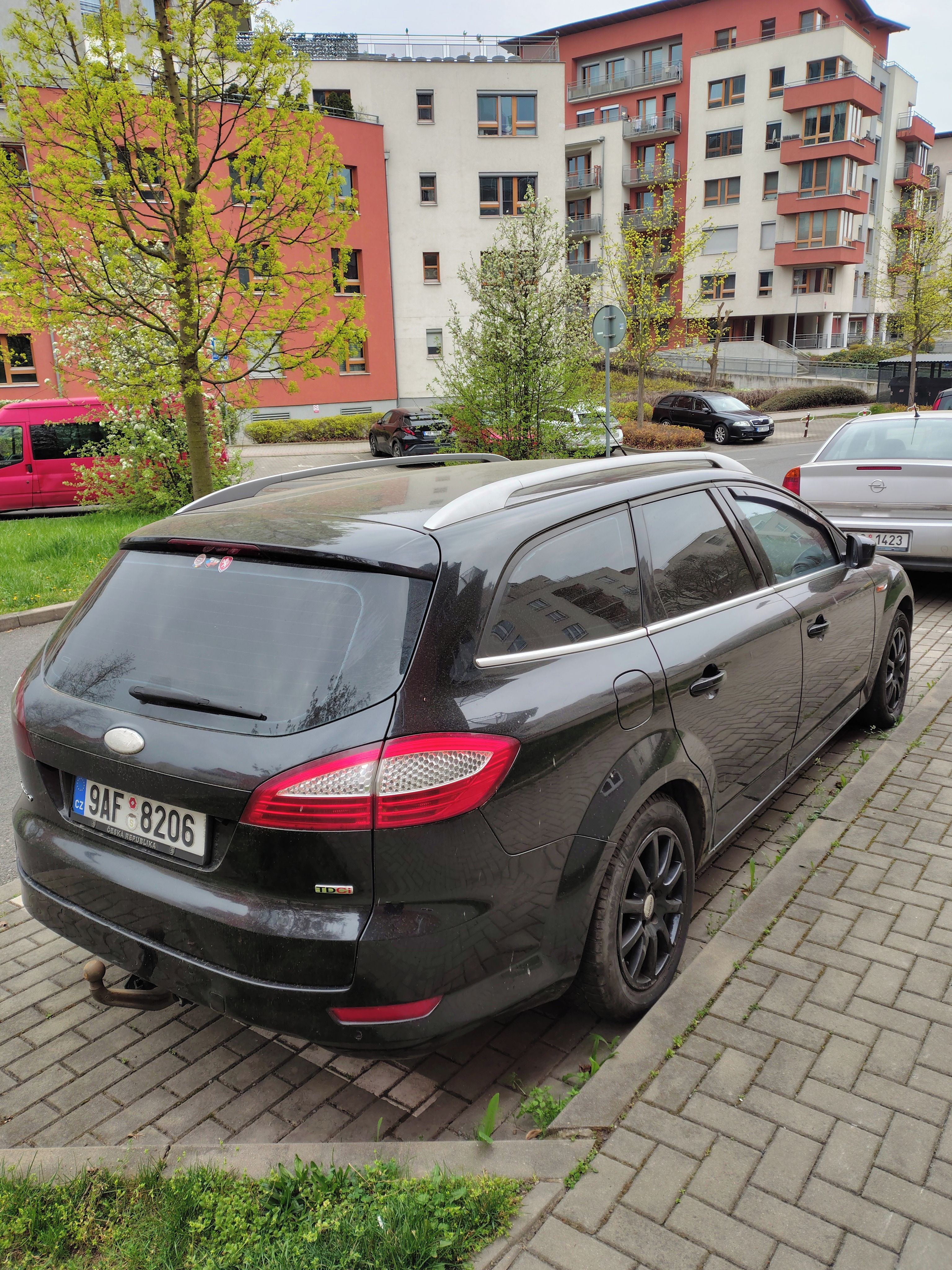 Ford Mondeo, 2.0 nafta ,96kw - fotka 3