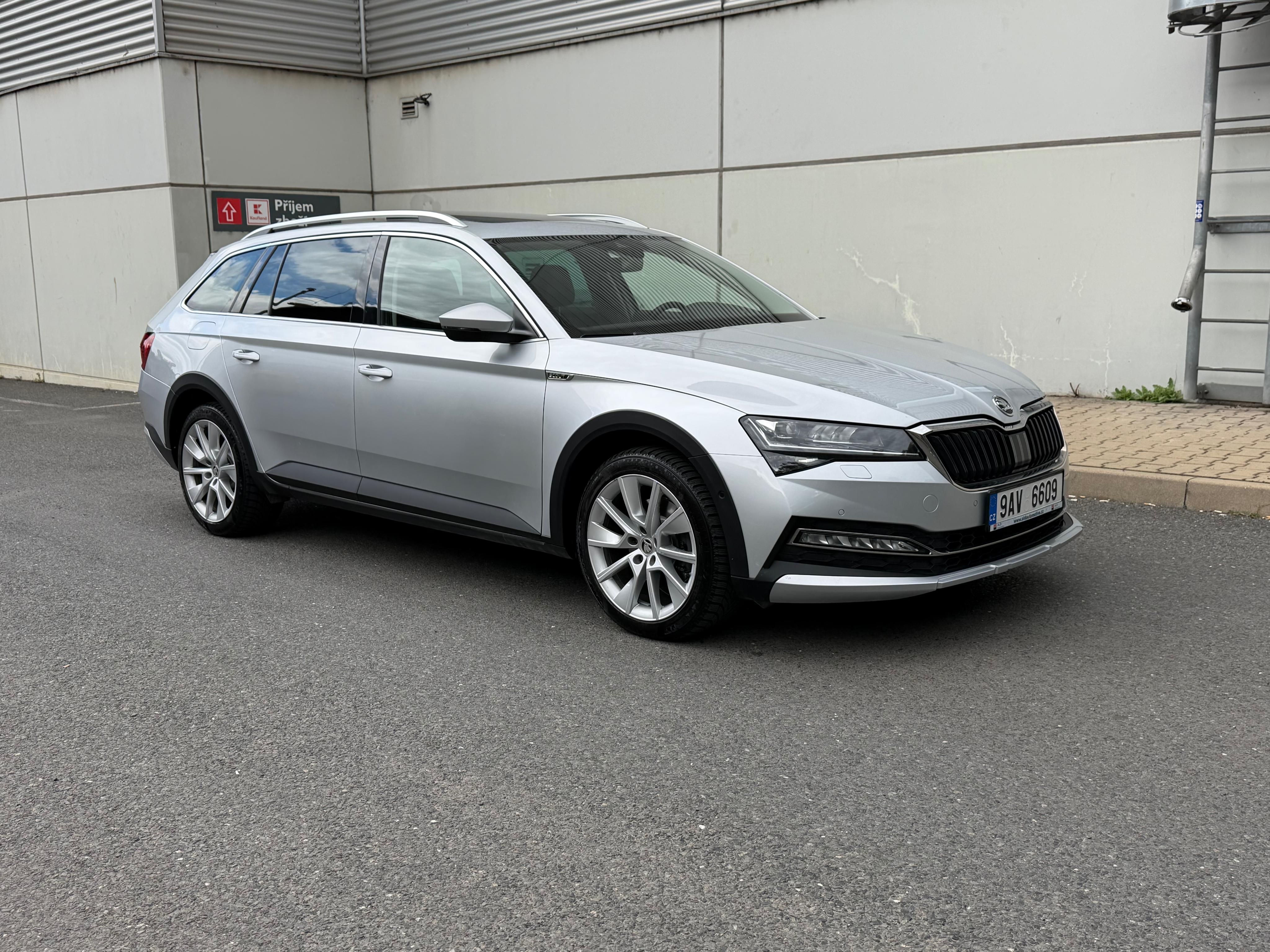 Škoda Superb, Scout 147kw Tažné Panó 4x4 DSG