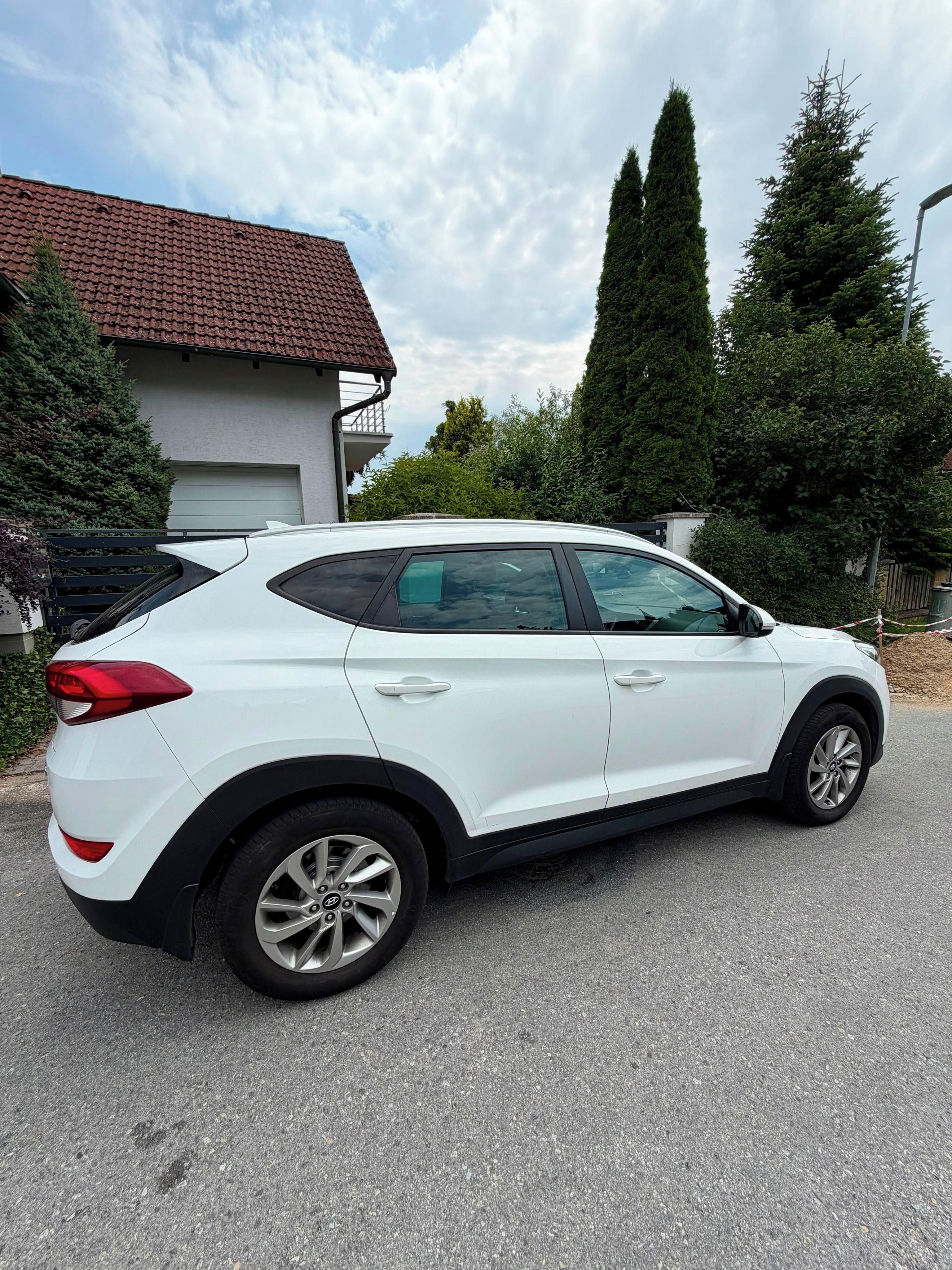 Hyundai Tucson, 1,7 CRDi Trikolor 85 kW - fotka 4