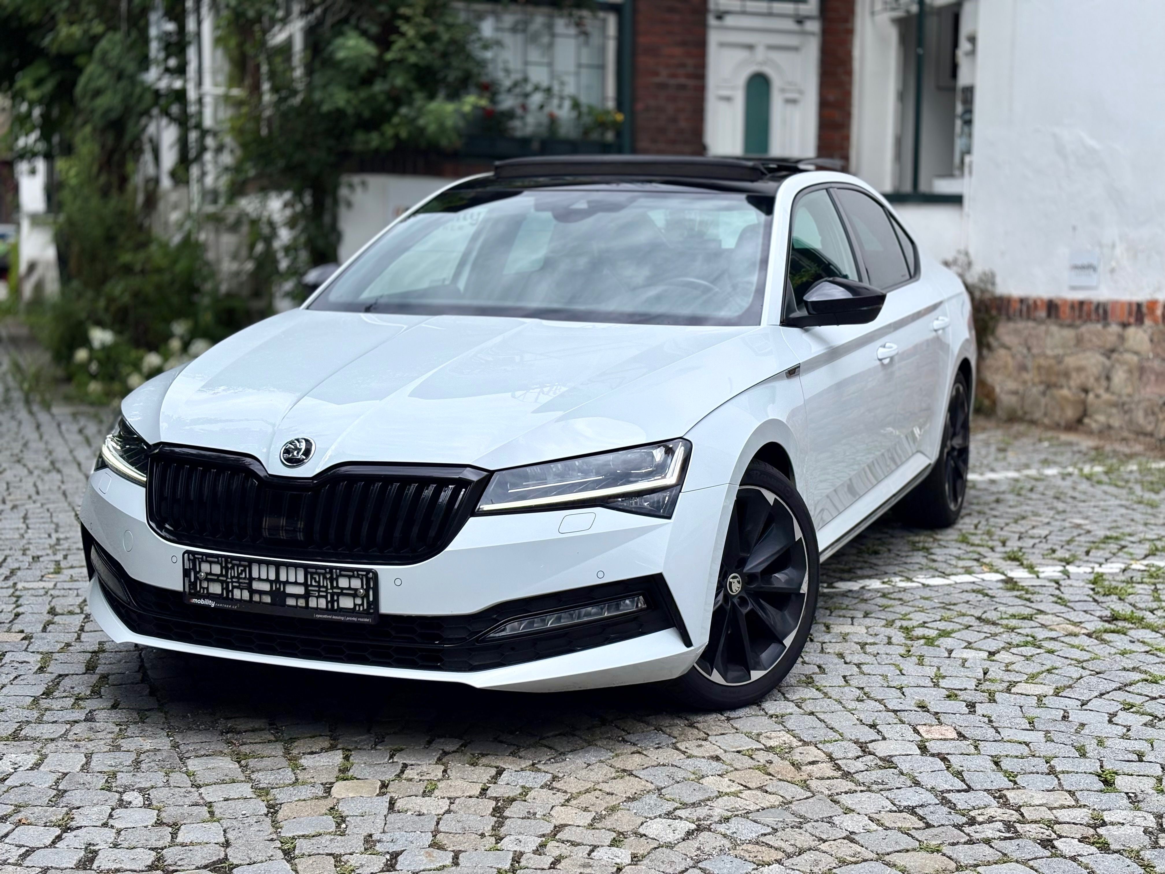 Škoda Superb, SPORTLINE 1.5 TSI 110kW DSG,ČR - fotka 5