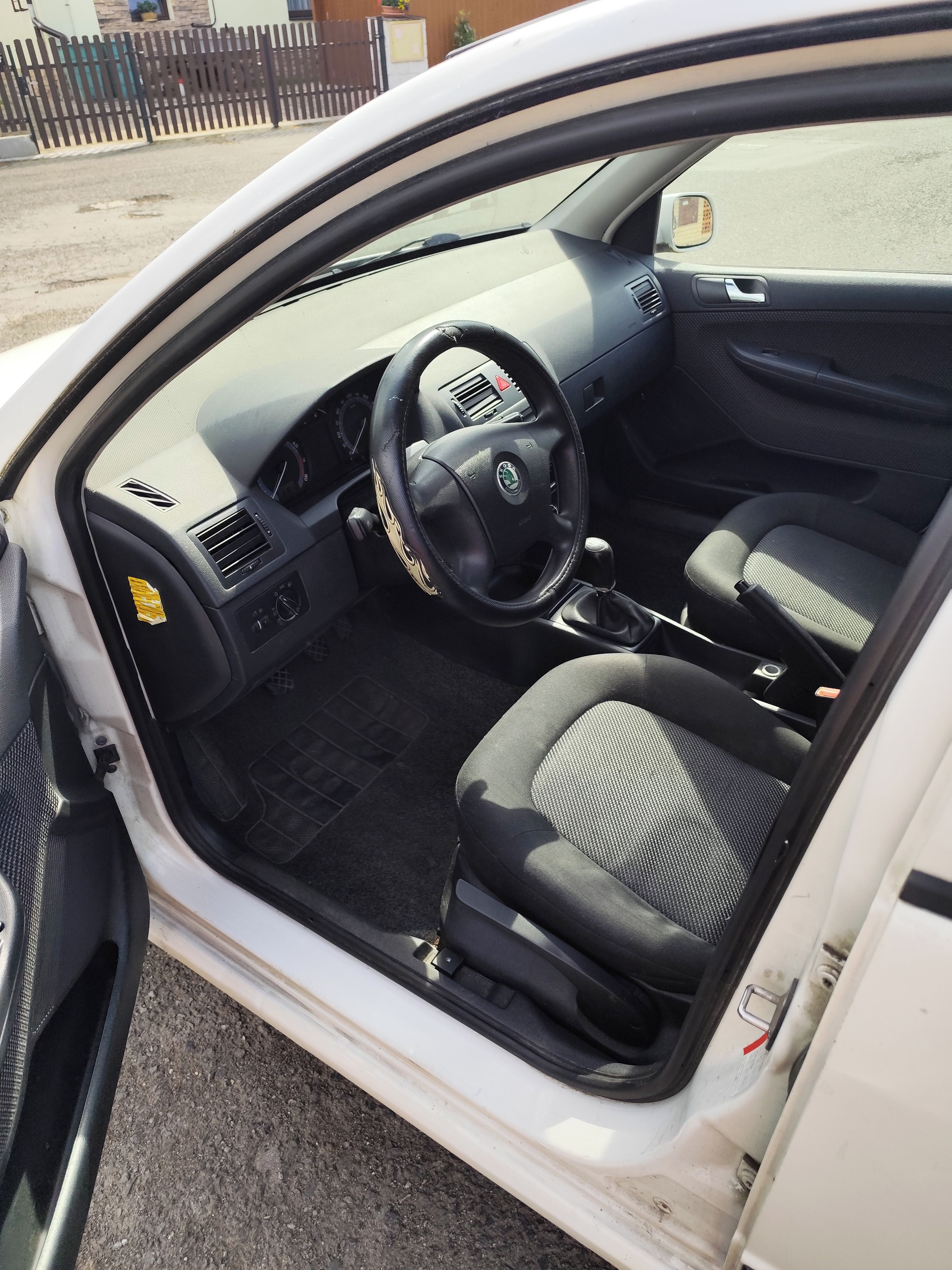 Škoda Fabia, 1.4 MPI + Tažné zařízení - fotka 6