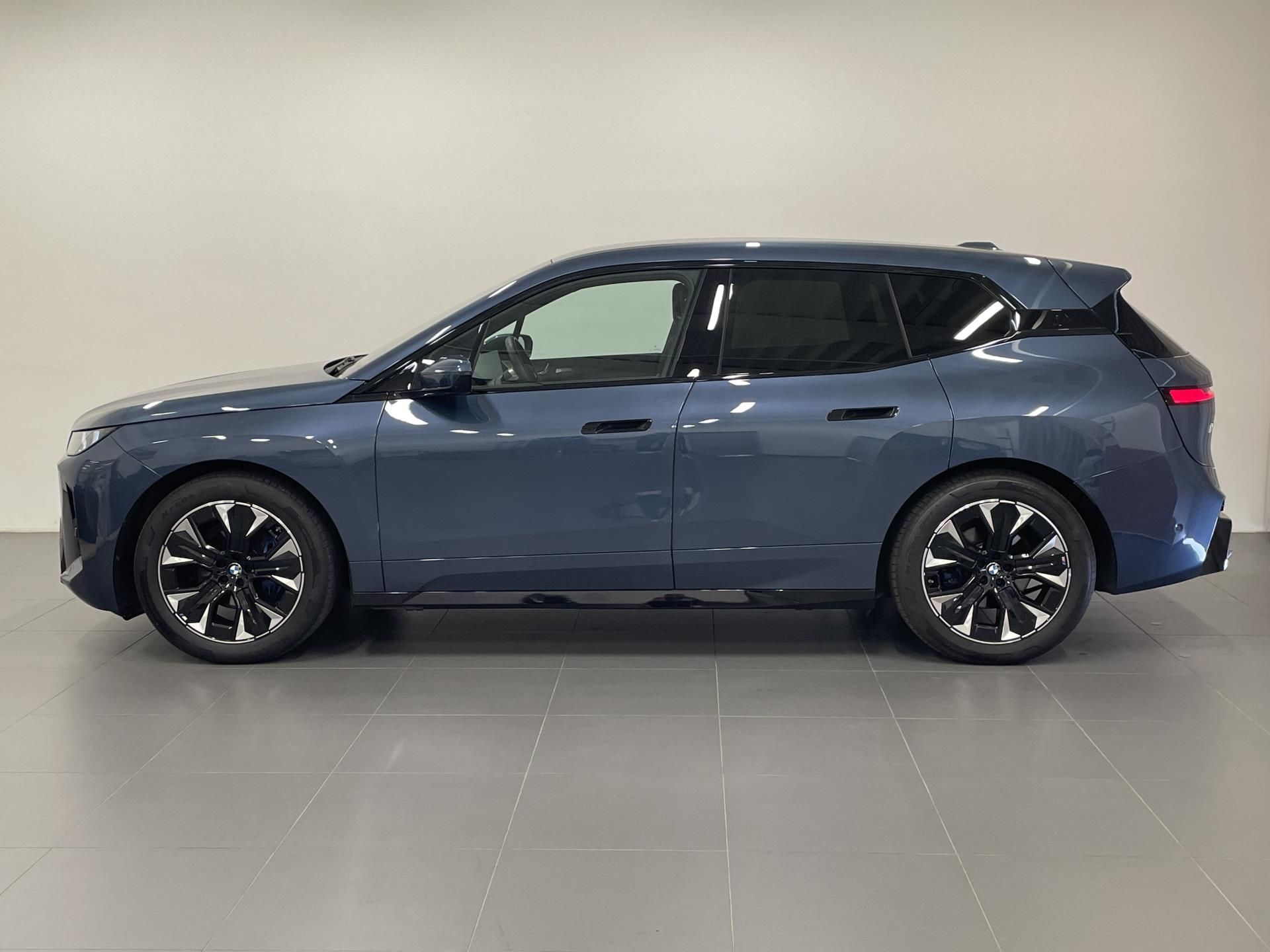 BMW iX, iX60 xDrive Tažné Harman - fotka 3