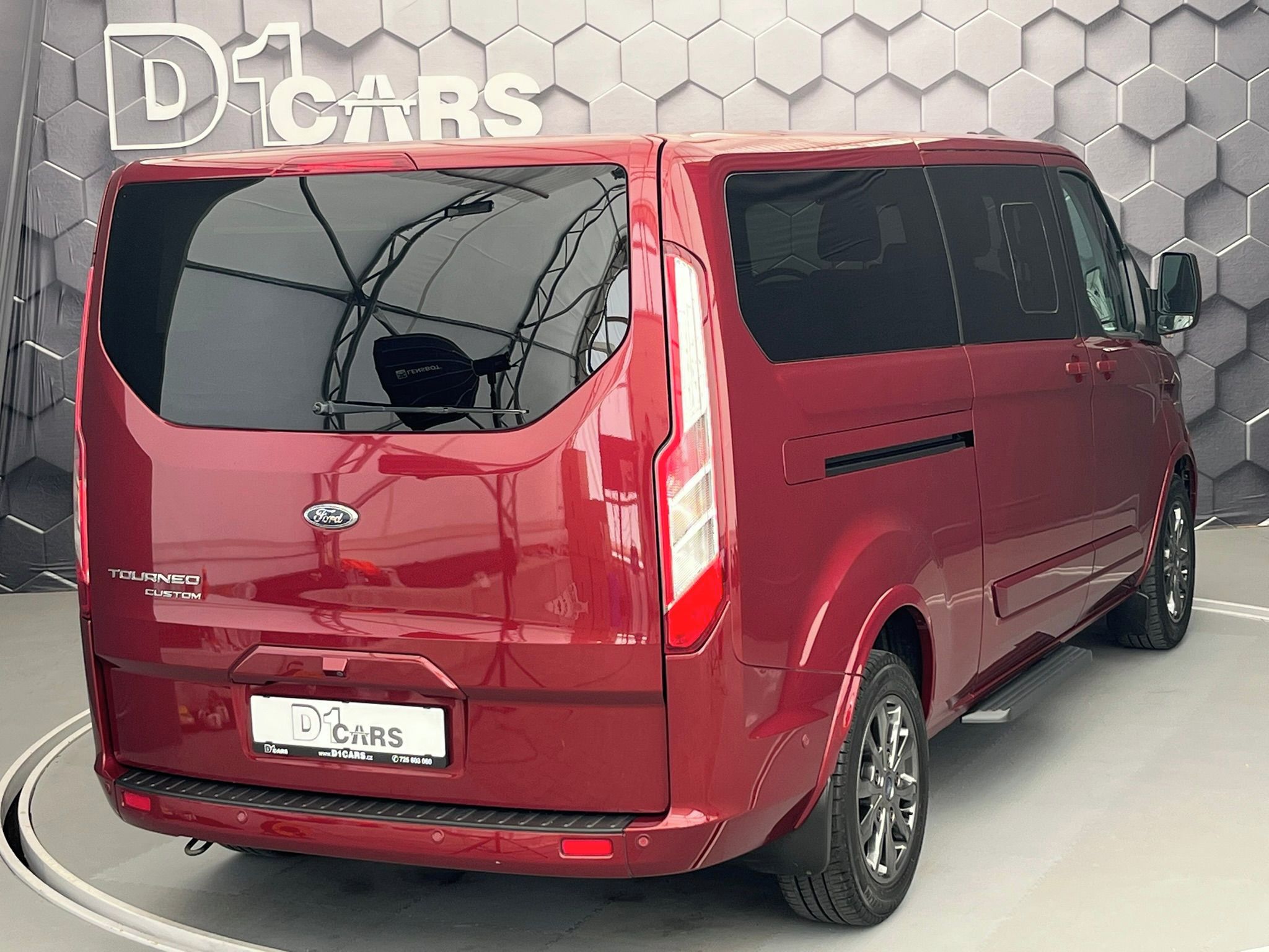 Ford Tourneo Custom, 320 L2H1 Titanium aut. - fotka 5