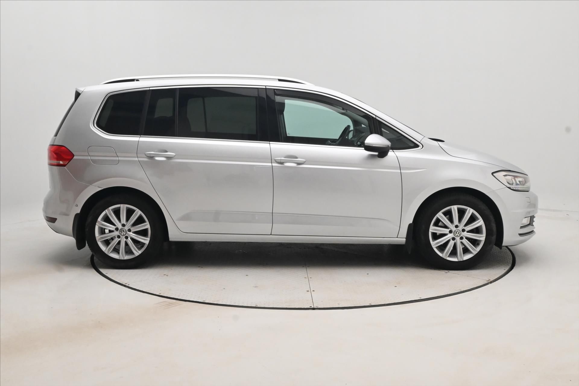 Volkswagen Touran, 2,0 TDI 110kW DSG Záruka až 5 - fotka 4