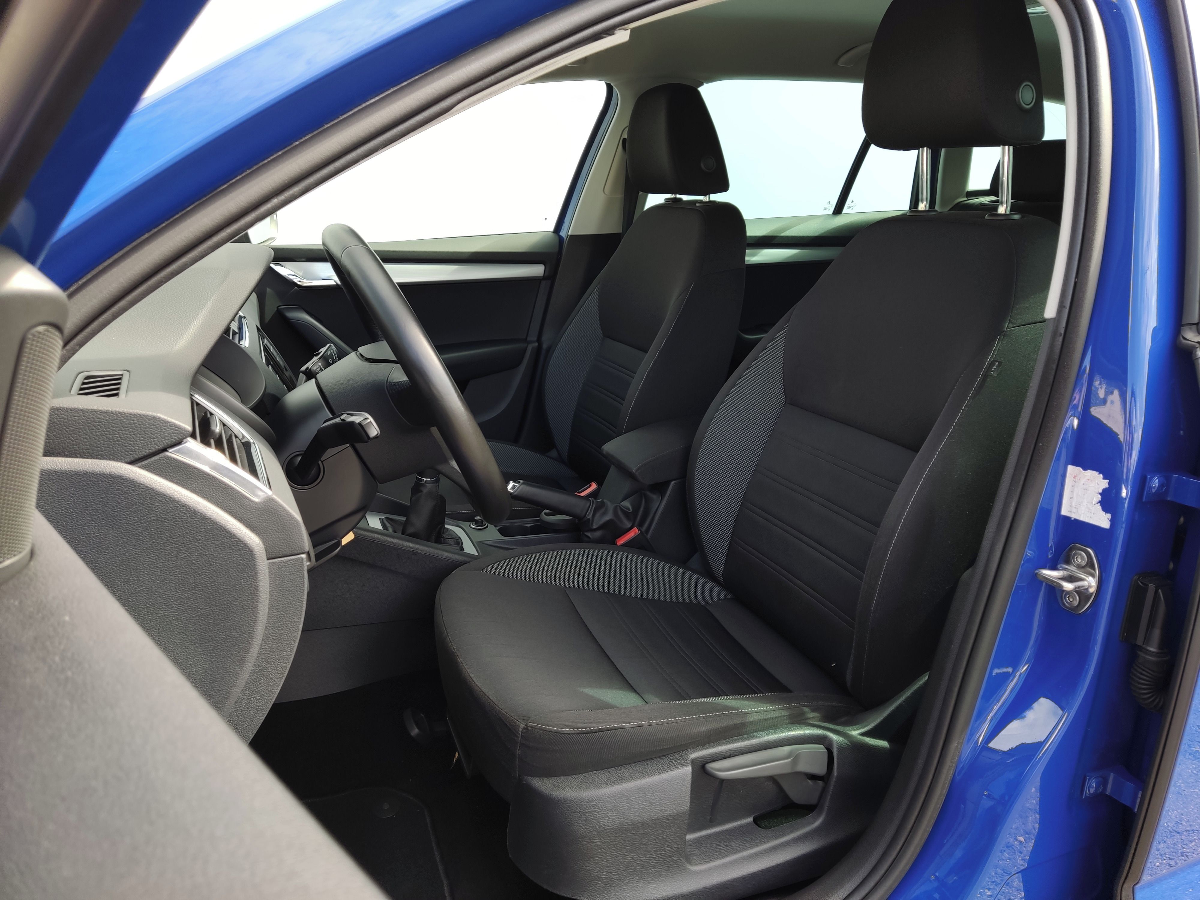Škoda Octavia, Combi 1.6 TDI 85 kW Ambition - fotka 6