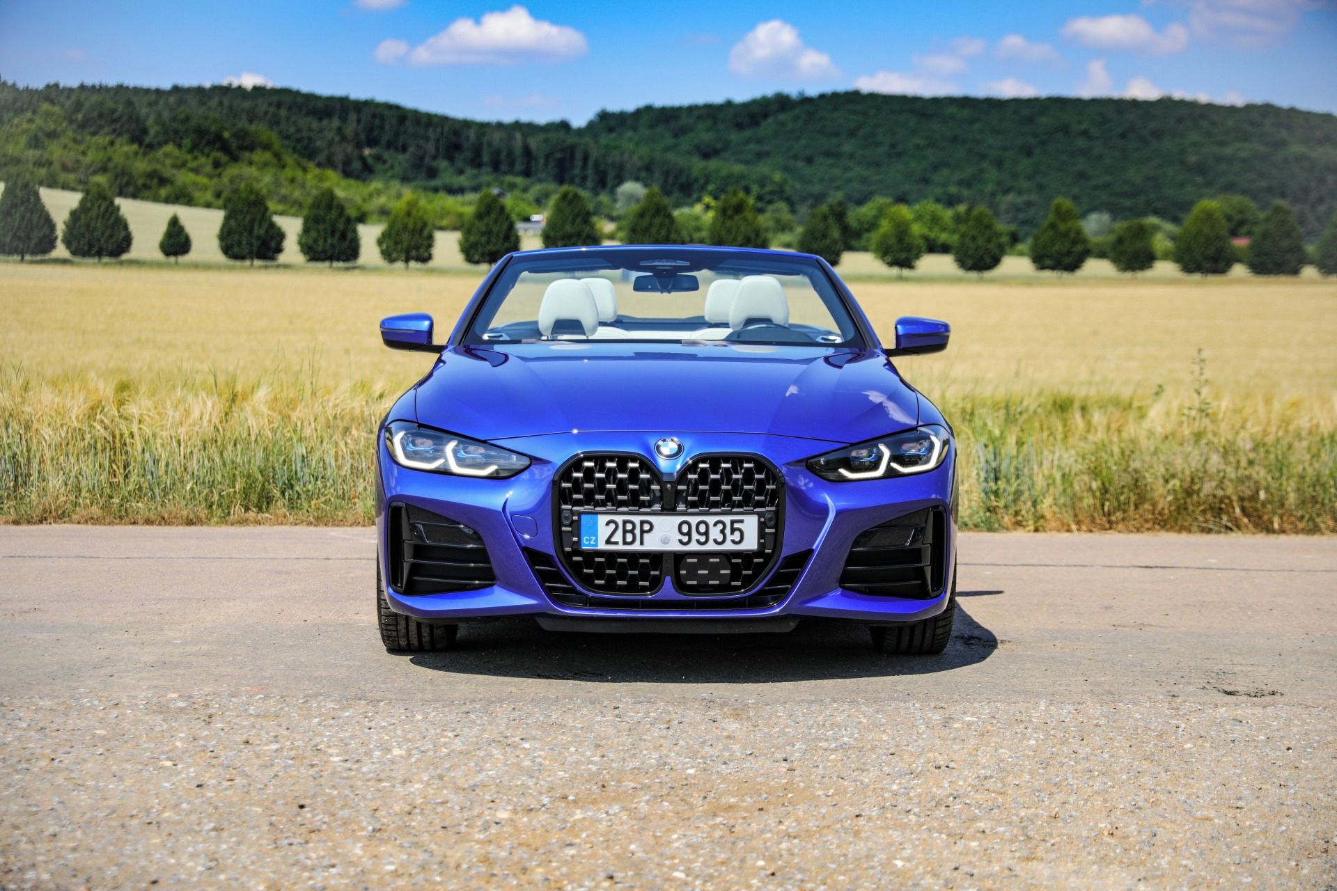 BMW Řada 4, M440i xDrive Convertible - fotka 2