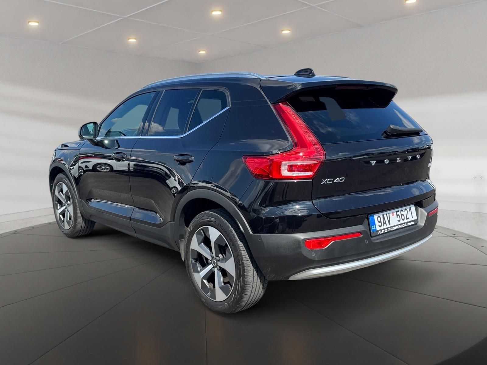 Volvo XC40, ULTIMATE BRIGHT B4 P 145kW AWD - fotka 4