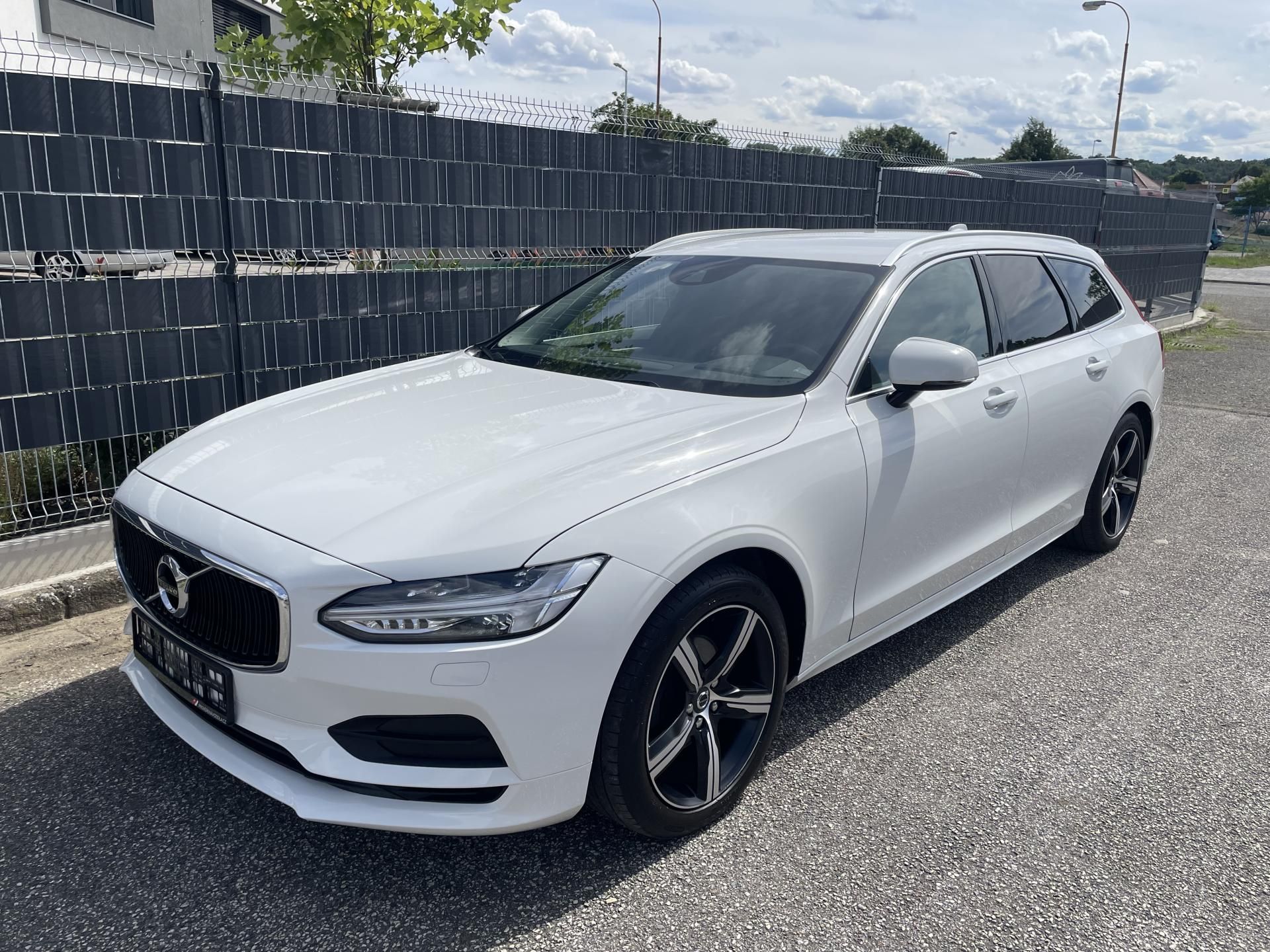 Volvo V90, 2.0 D4 140kW MOMENTUM - fotka 2
