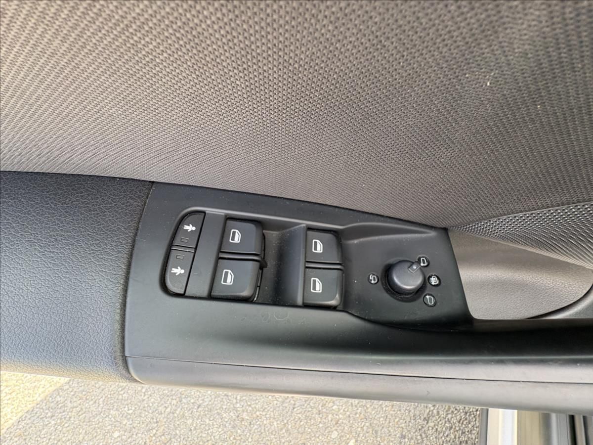Audi Q3, 2,0 TDi110kW,S-tr,Led,Nav,Výhř - fotka 4