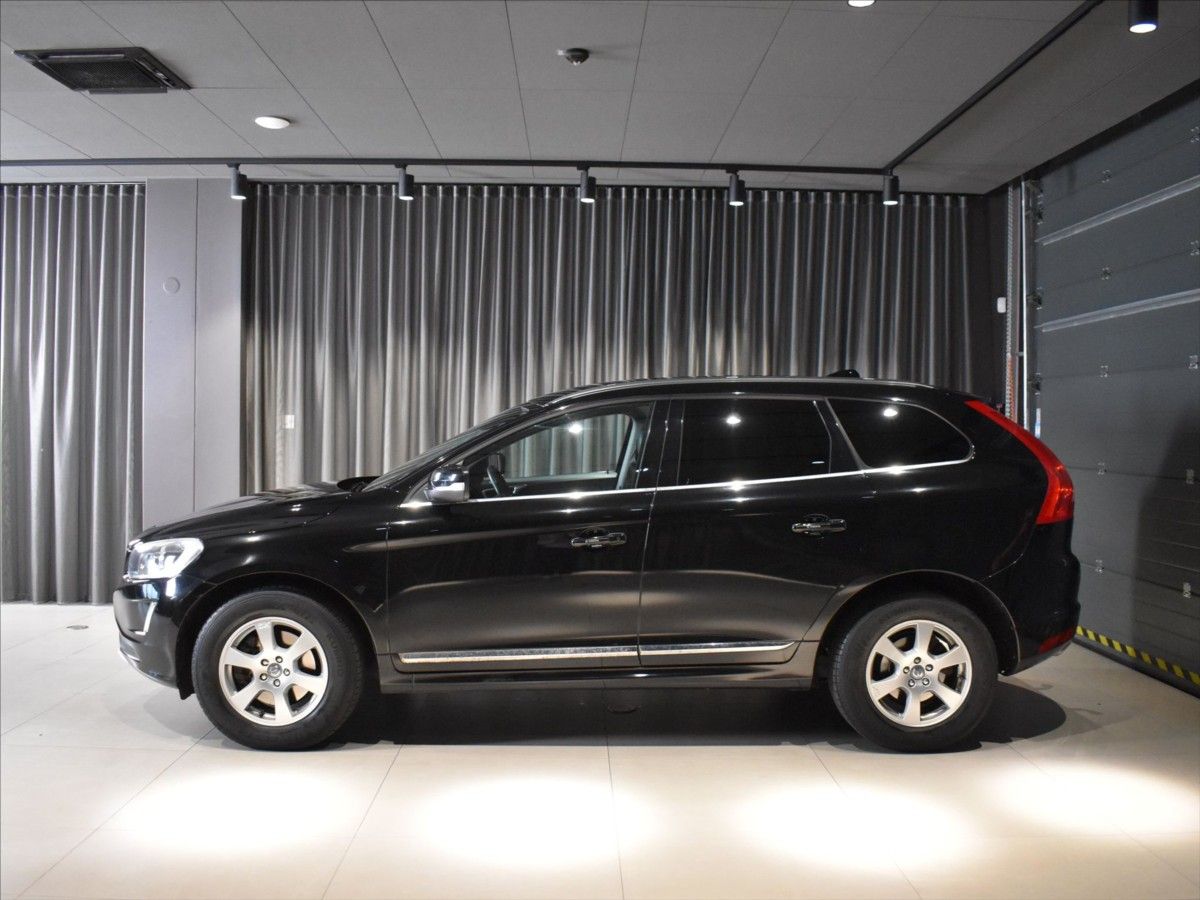 Volvo XC60, 2,4 D4 SUMMUM - fotka 2