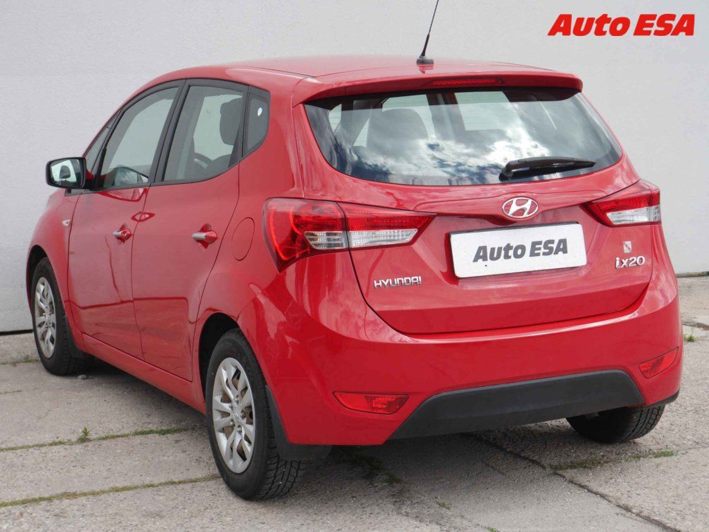 Hyundai ix20, 1.6i,1.maj,ČR - fotka 4