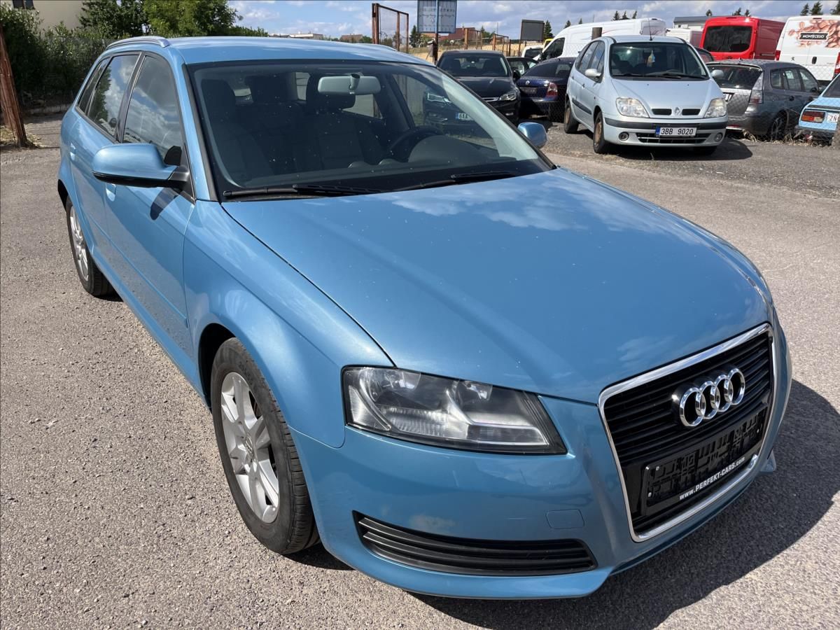 Audi A3, 1.6 TDi SPORTBACK AUTOMAT - fotka 3