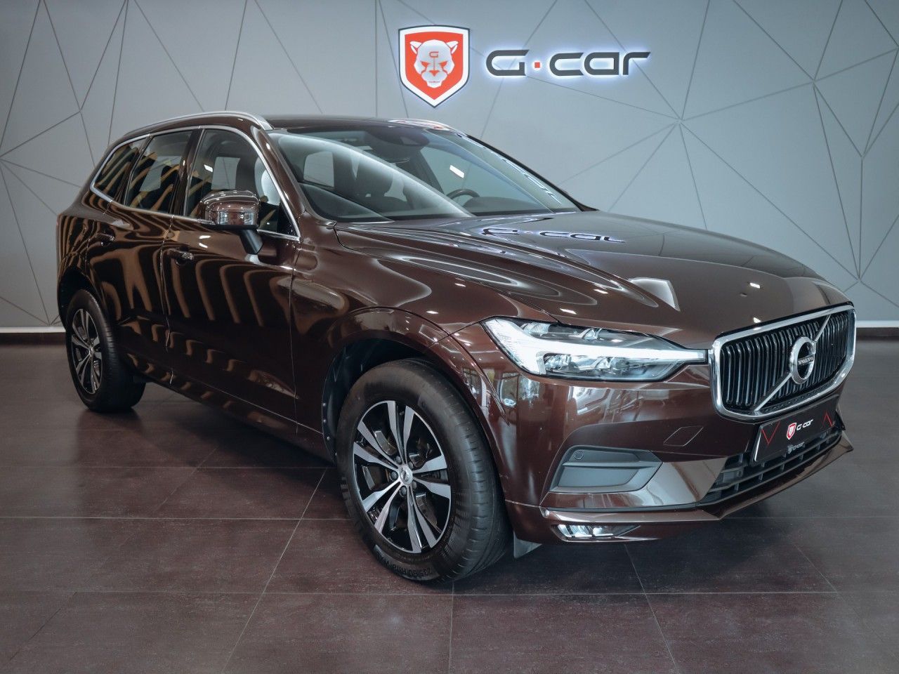 Volvo XC60, B4 AWD Momentum Pro - fotka 2