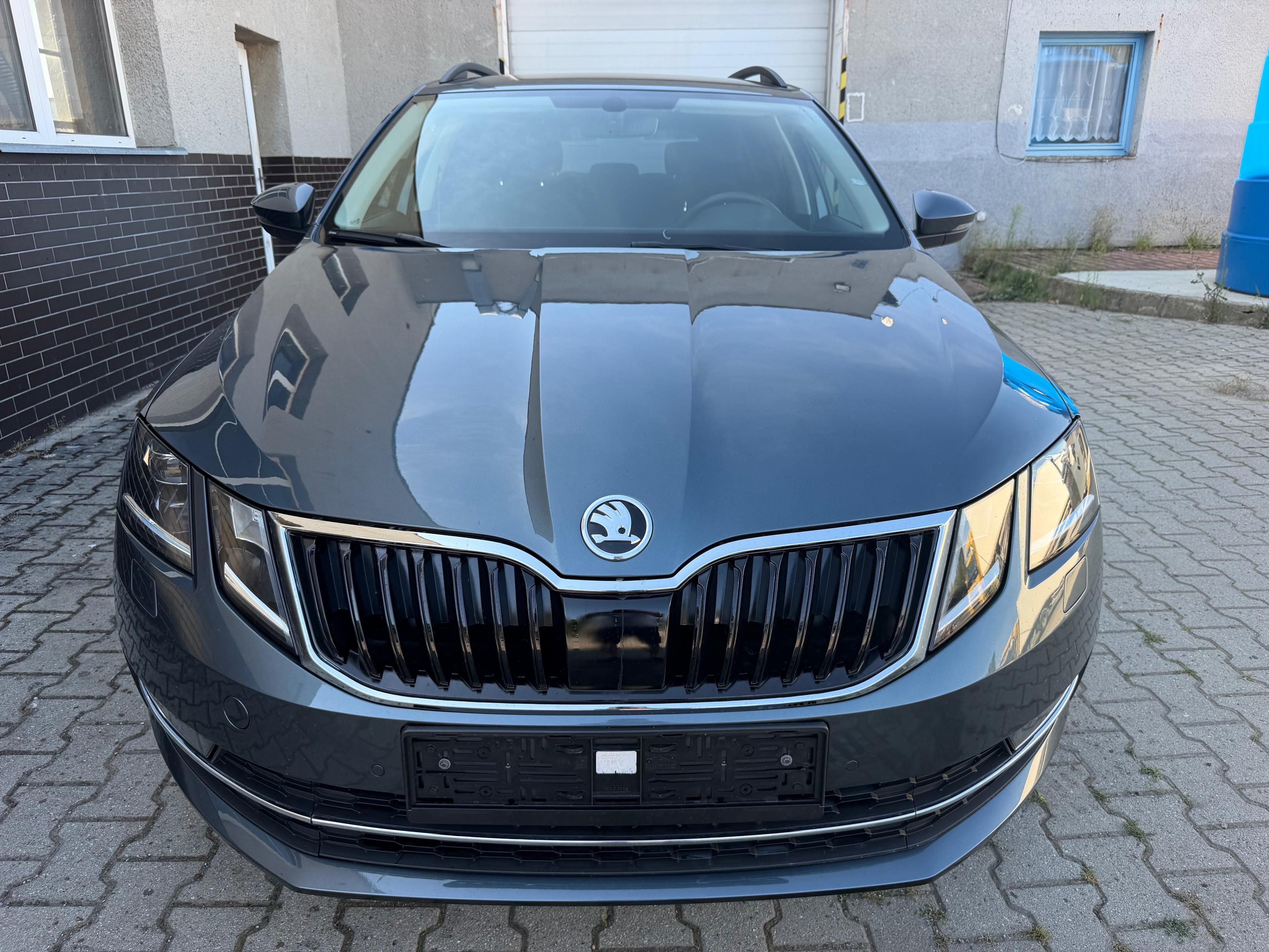 Škoda Octavia, 2.0 TDI 4x4 DSG 135kW - fotka 2