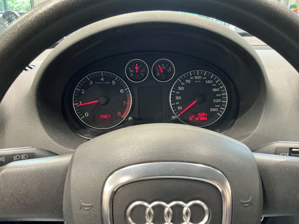 Audi A3, 1.6Mpi 75KW 5.dvéř BEZ KOROZE - fotka 2