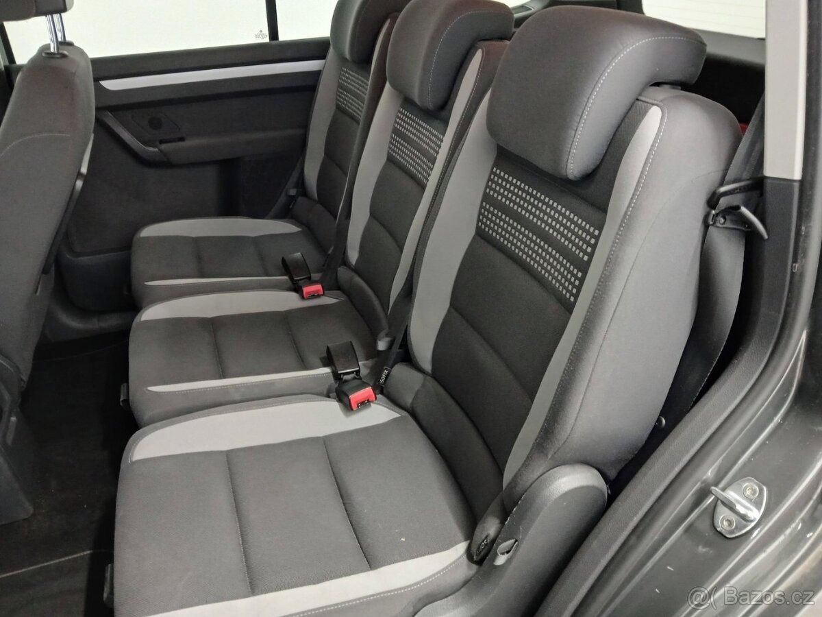 Volkswagen Touran, 1.2Tsi 77KW LIFE SUPER VÝBAVA - fotka 4