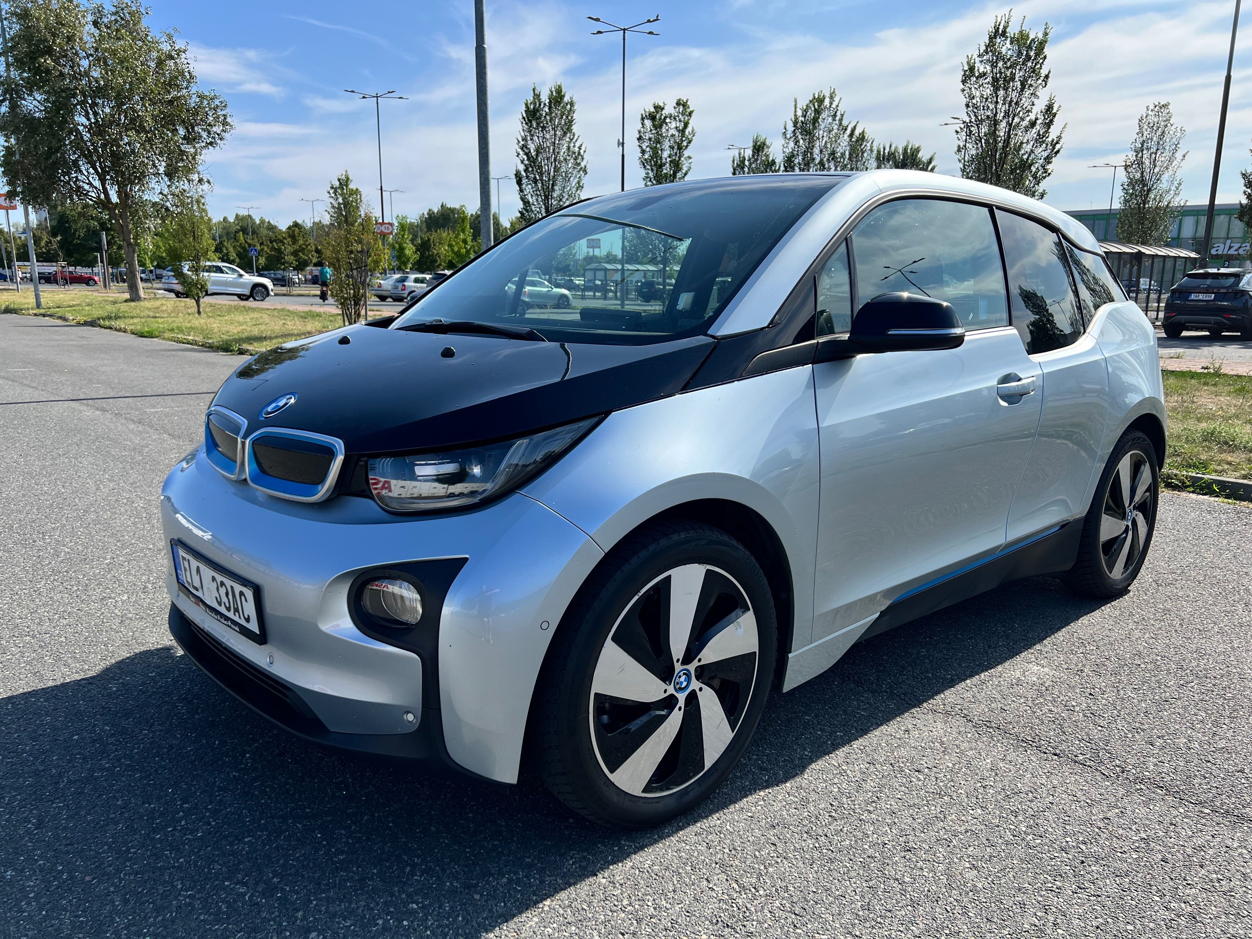 BMW i3, NAVI kamera TOP stav 87%SOH