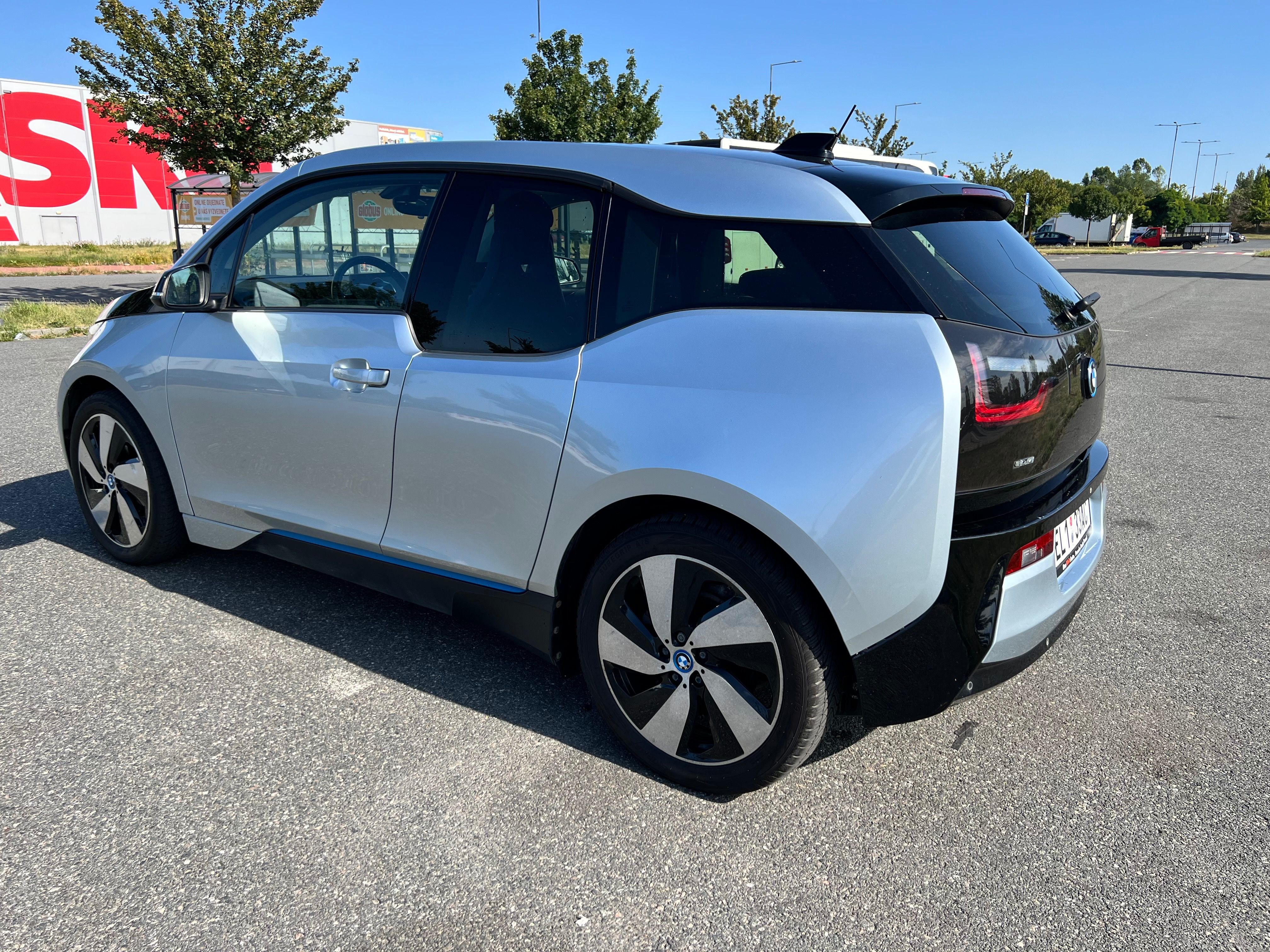 BMW i3, NAVI kamera TOP stav 87%SOH - fotka 4