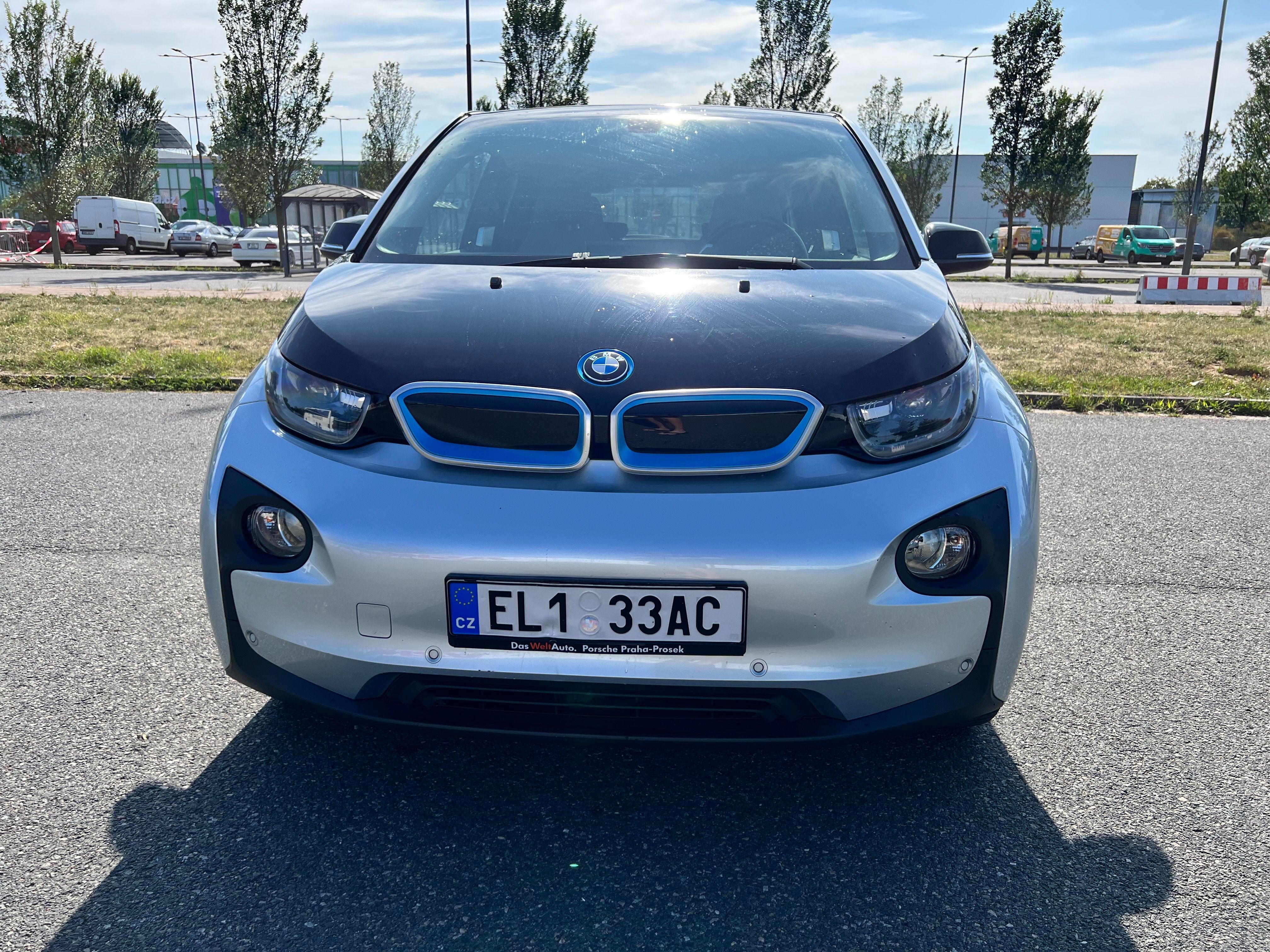 BMW i3, NAVI kamera TOP stav 87%SOH - fotka 6