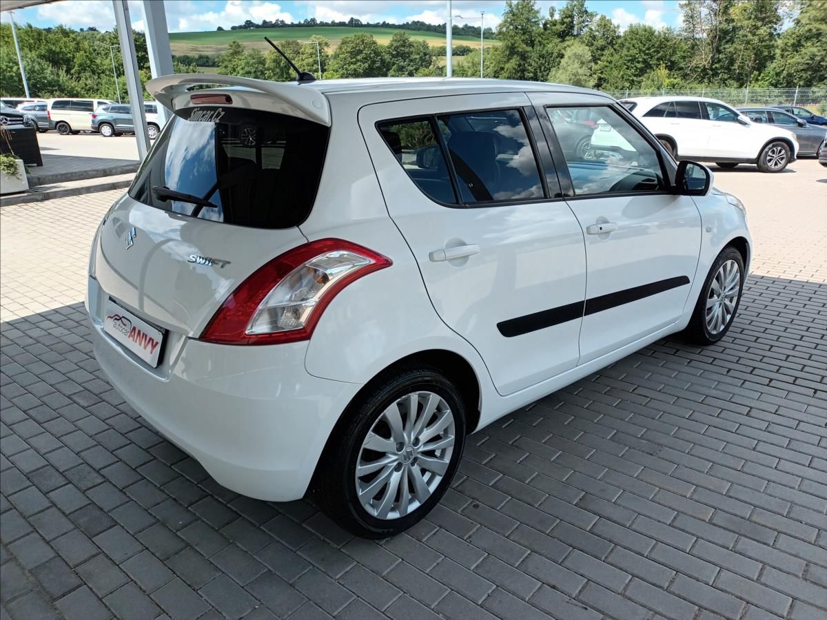 Suzuki Swift, 1,2 ČR,1MAJ,SERVISKA,AUTOMAT - fotka 5