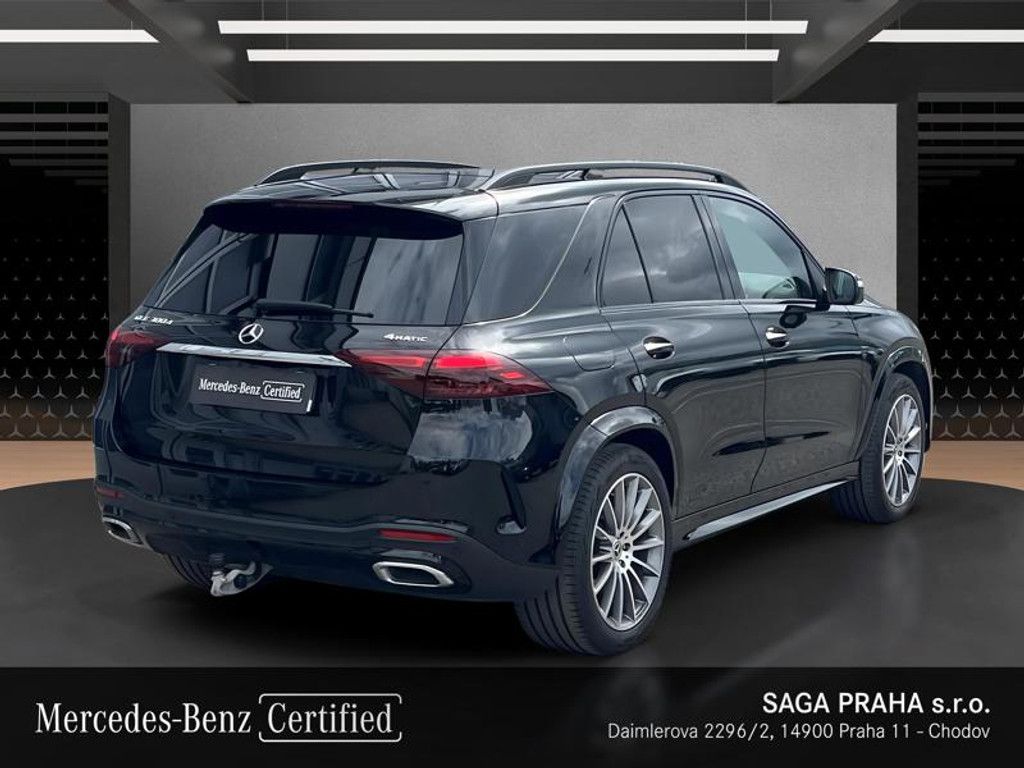 Mercedes-Benz GLE, 300 d 4MATIC AMG Line Night - fotka 4