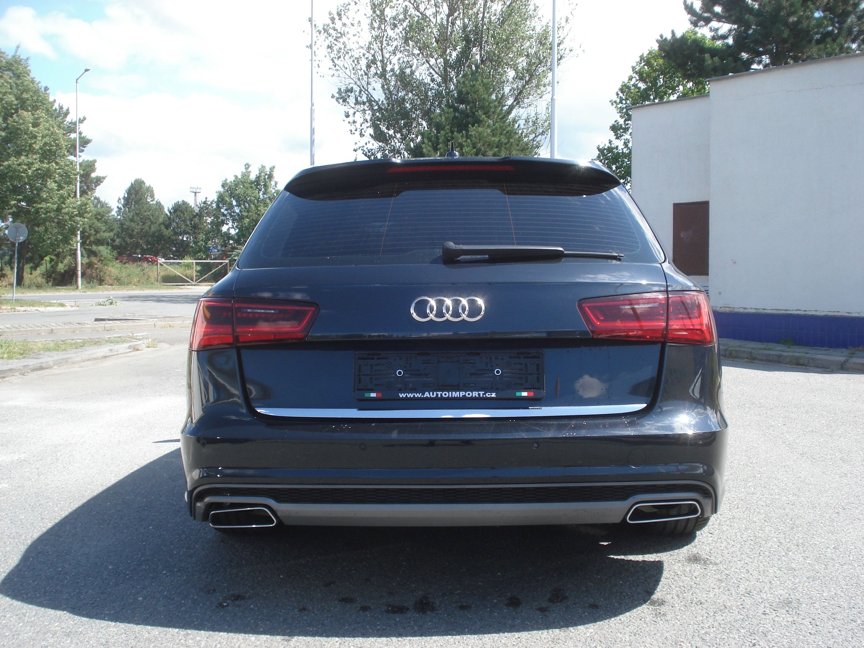 Audi A6, 2.0TDi S-LINE ALU 20 - fotka 4