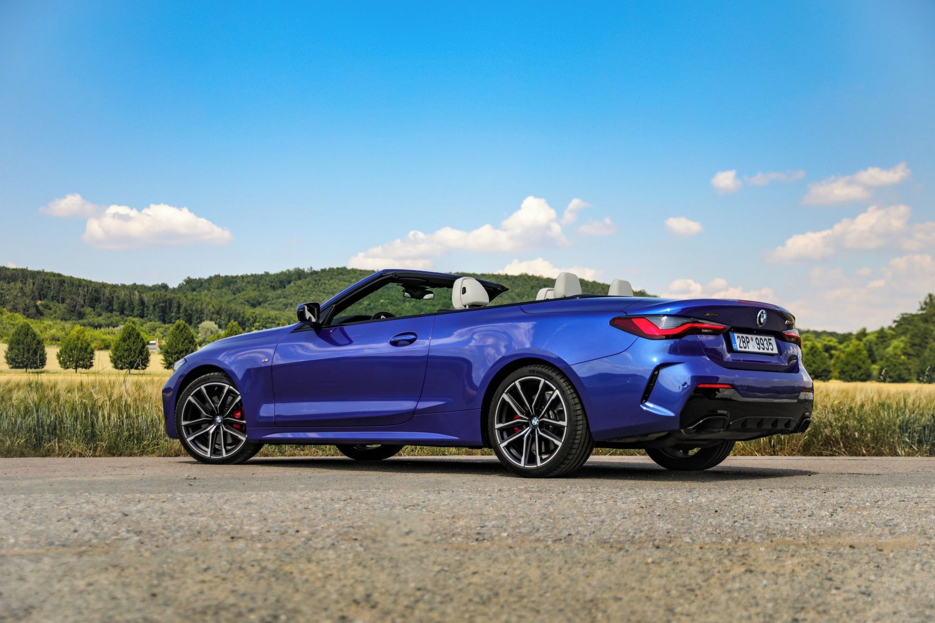 BMW Řada 4, M440i xDrive Convertible - fotka 4