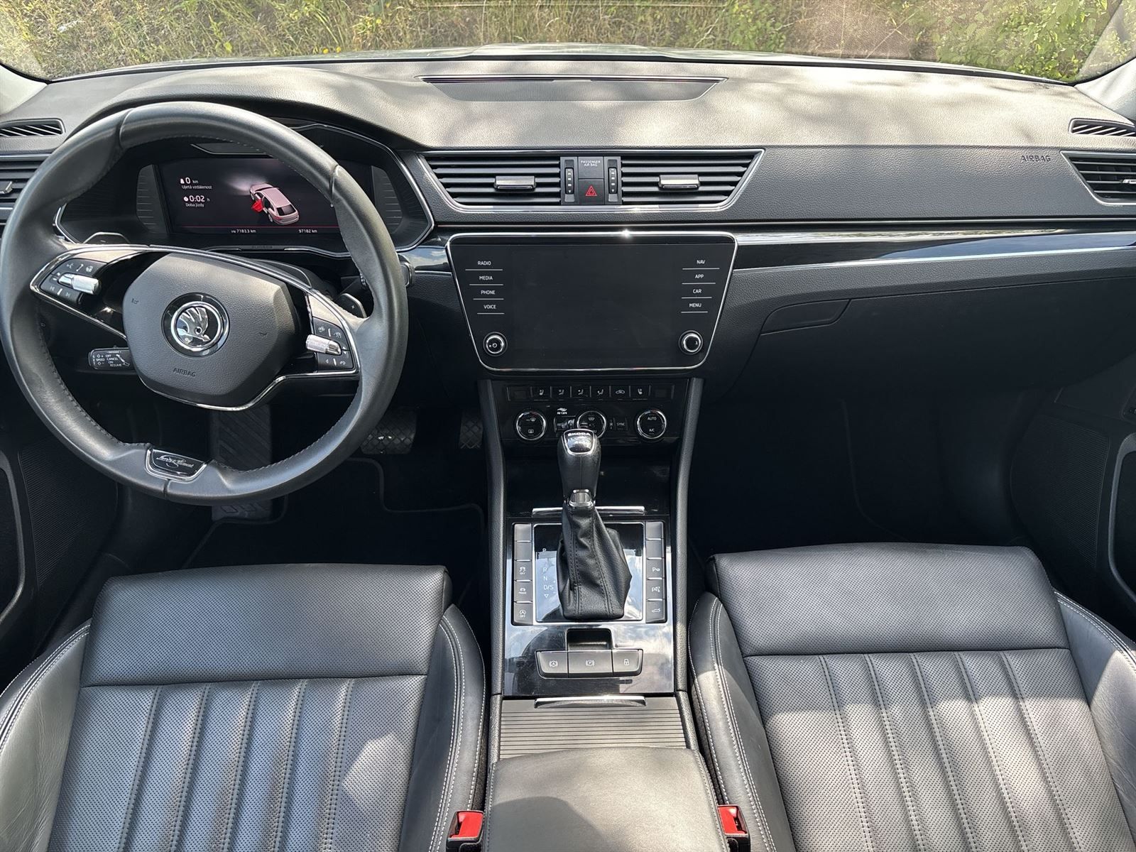 Škoda Superb, Combi 2.0 TDI 4x4 DSG L&K - fotka 5
