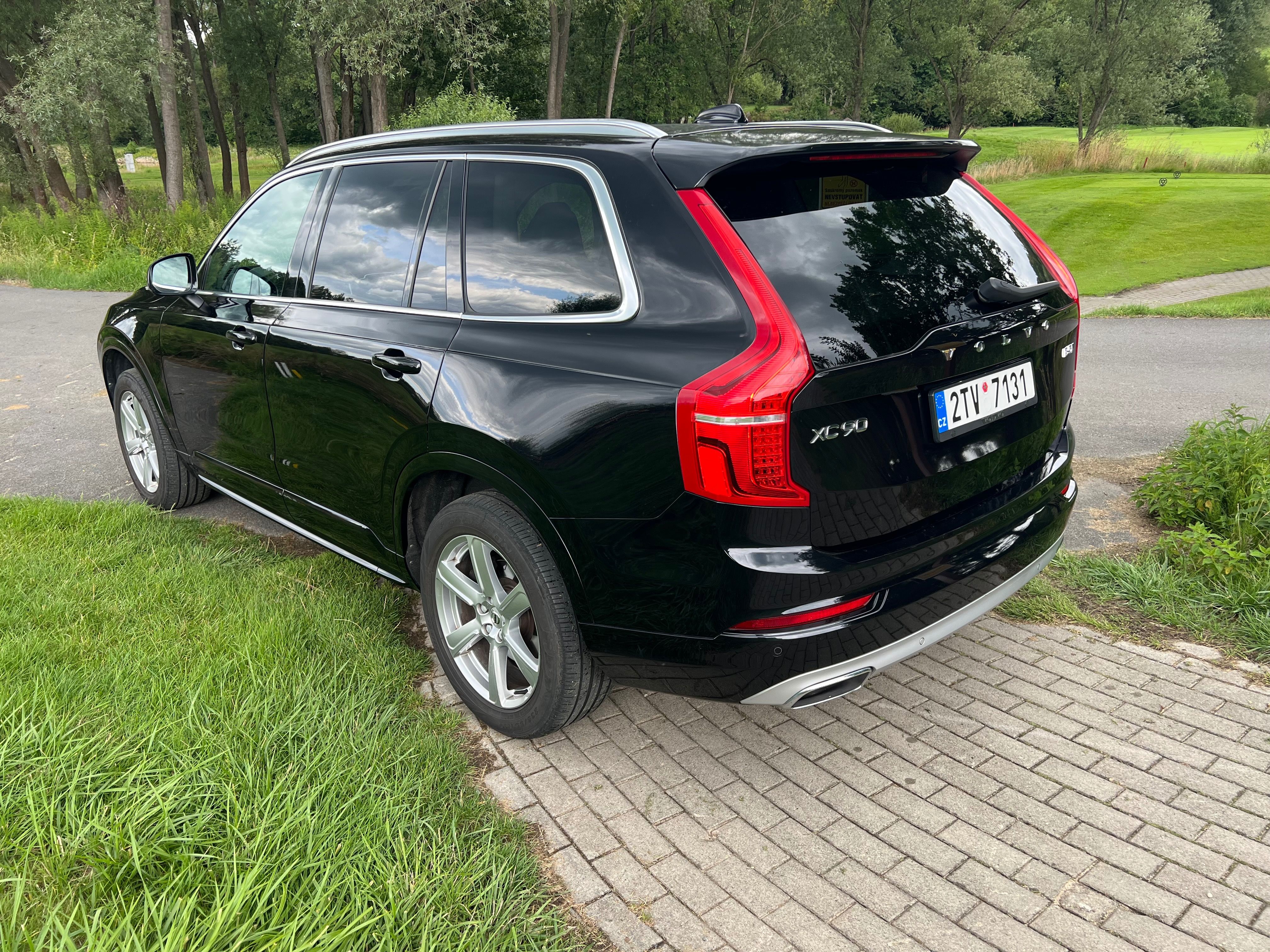 Volvo XC90, B5 2.0i Mild-Hybrid AWD 184kw - fotka 3