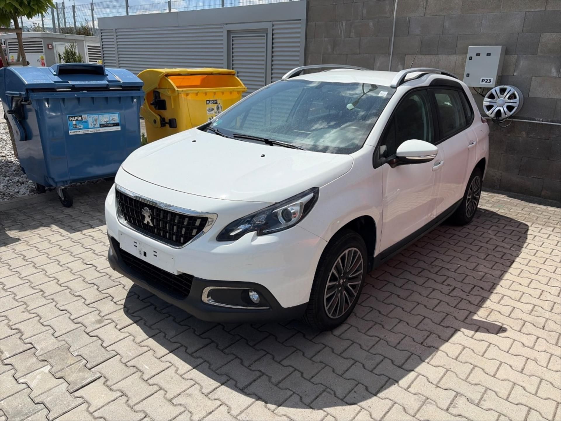 Peugeot 2008, 1.2 PureTech 60 kW Klima - fotka 4