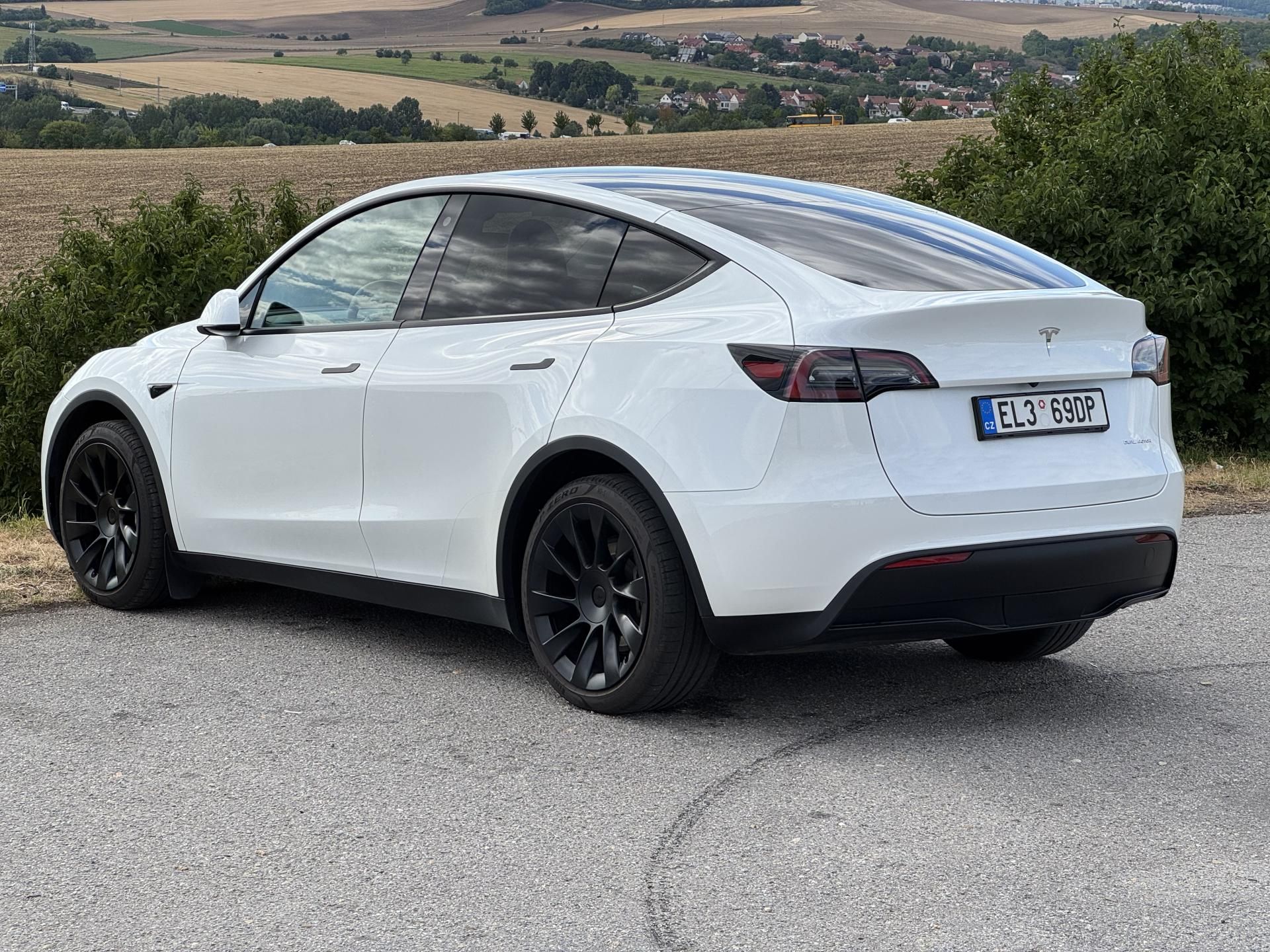 Tesla Model Y, Long Range AWD Tažné SoH 93% - fotka 2