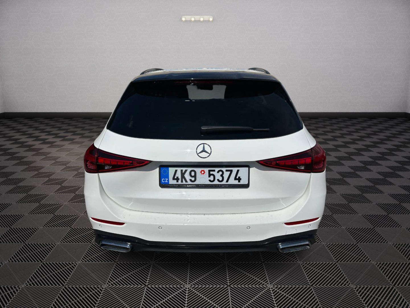 Mercedes-Benz Třídy C, 200 150kw 4Matic AMG - fotka 6