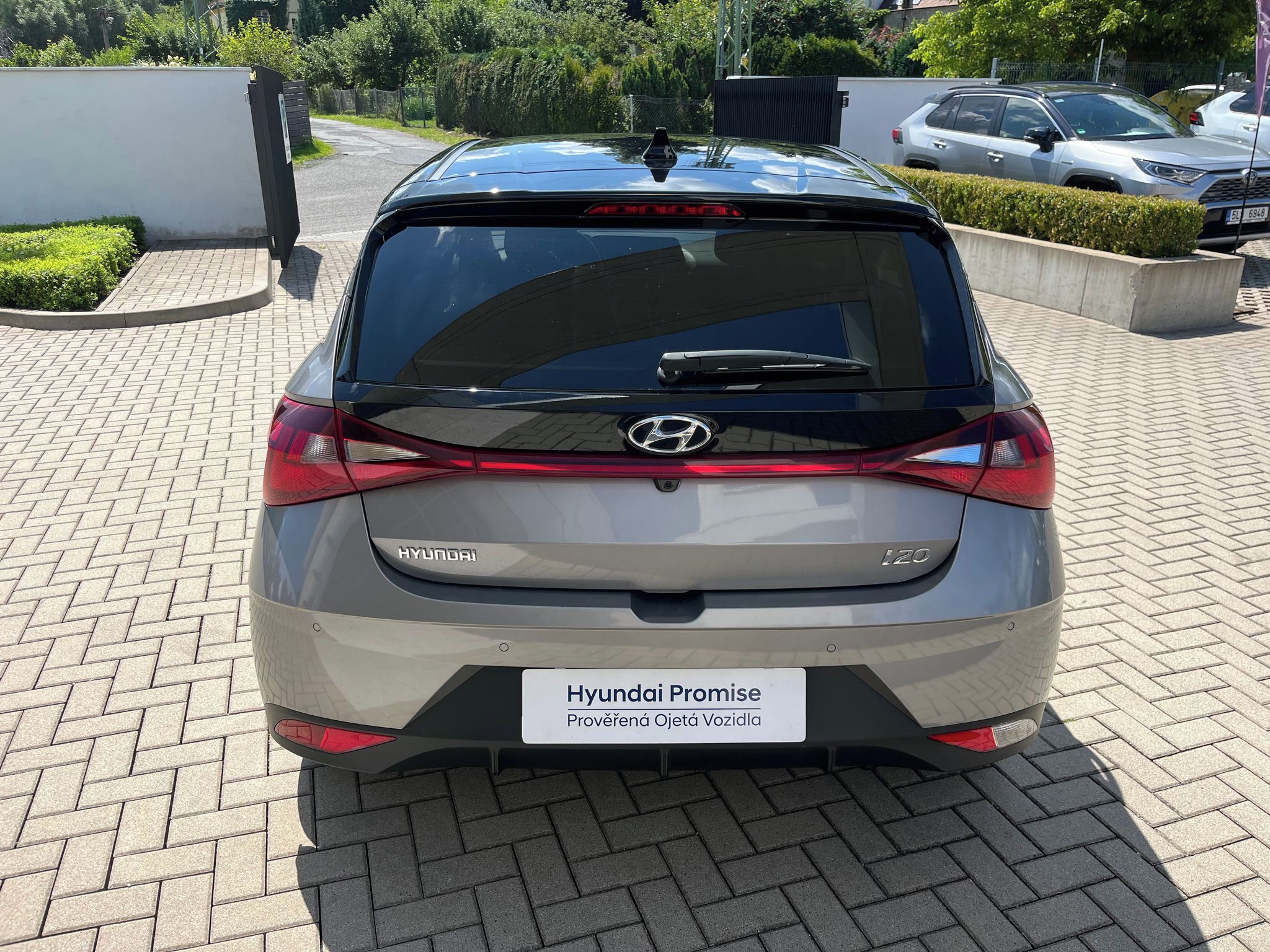 Hyundai i20, 1,2i 84k Smart - fotka 5