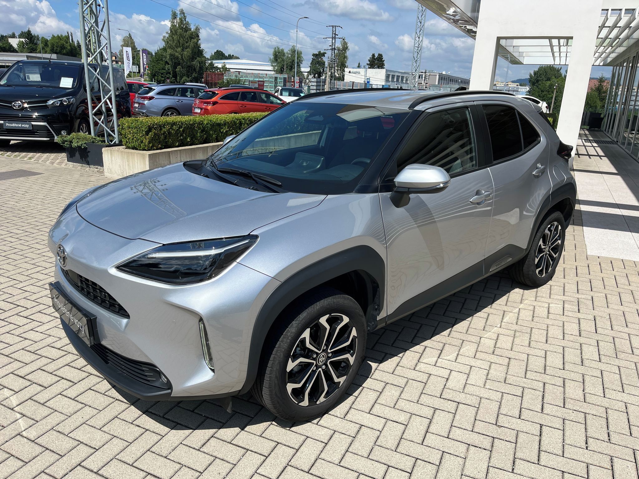 Toyota Yaris Cross, 1.5 Hybrid e-CVT 4x4 Style - fotka 2
