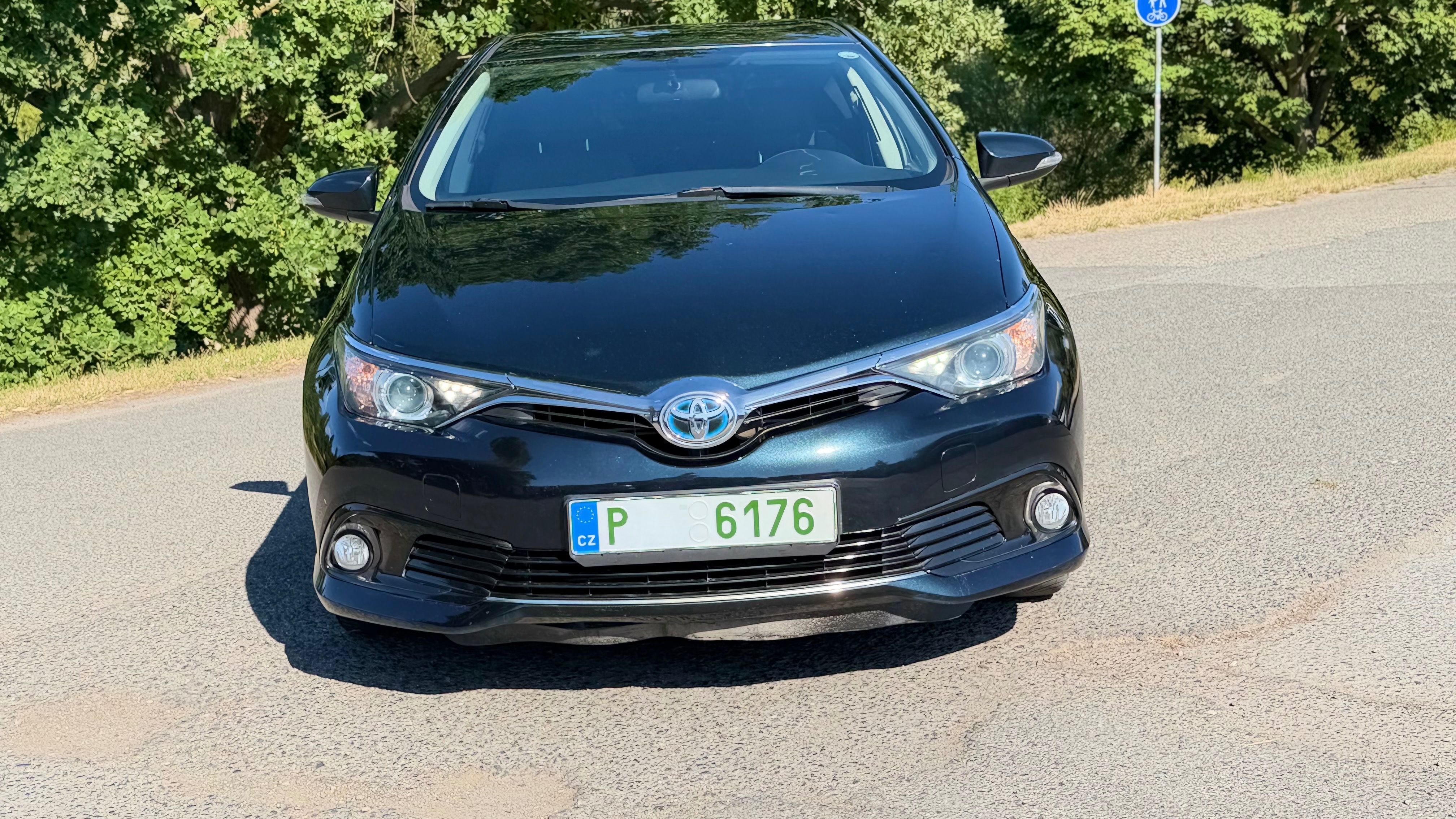 Toyota Auris, 1,8 i HYBRID KAMERA NAVI - fotka 3