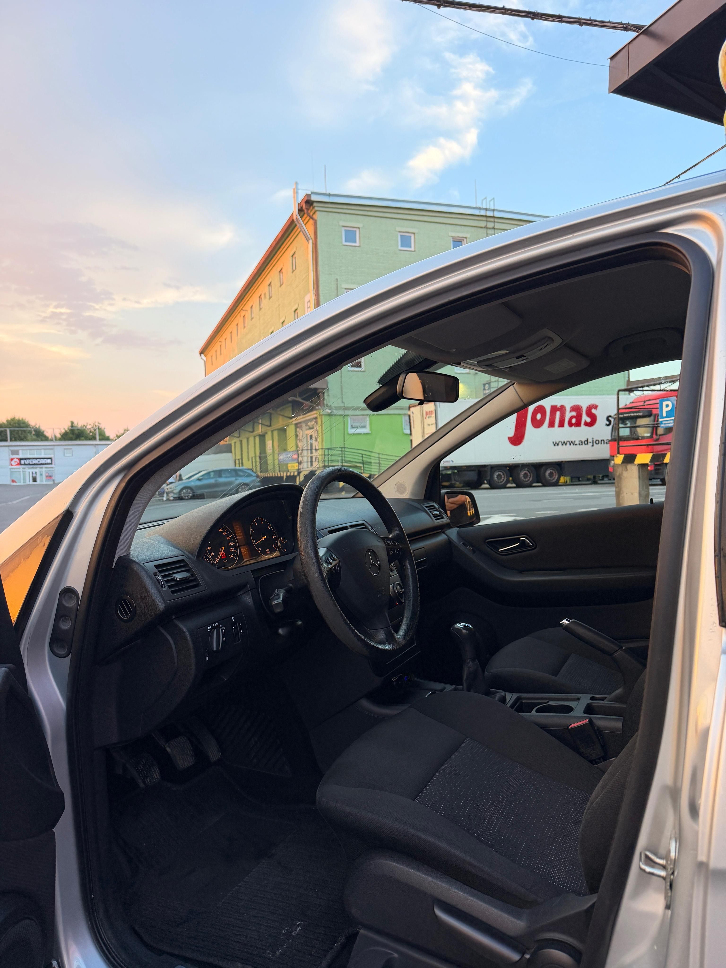 Mercedes-Benz Třídy A, Mercedes-Benz A 180 2009 - fotka 4