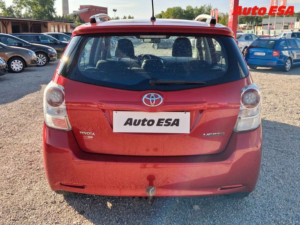 Toyota Verso, 2.0 - fotka 5
