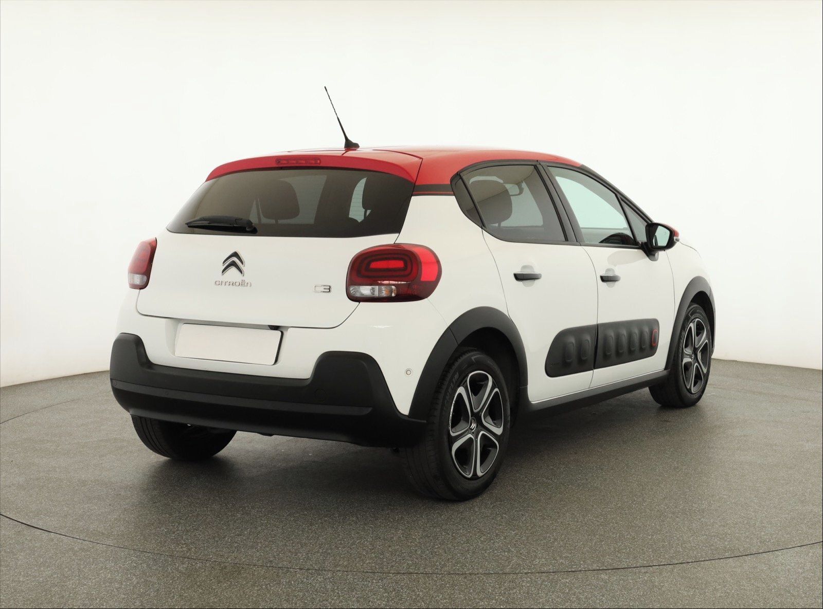 Citroën C3, 1.2 PureTech, Automat, Navi - fotka 5