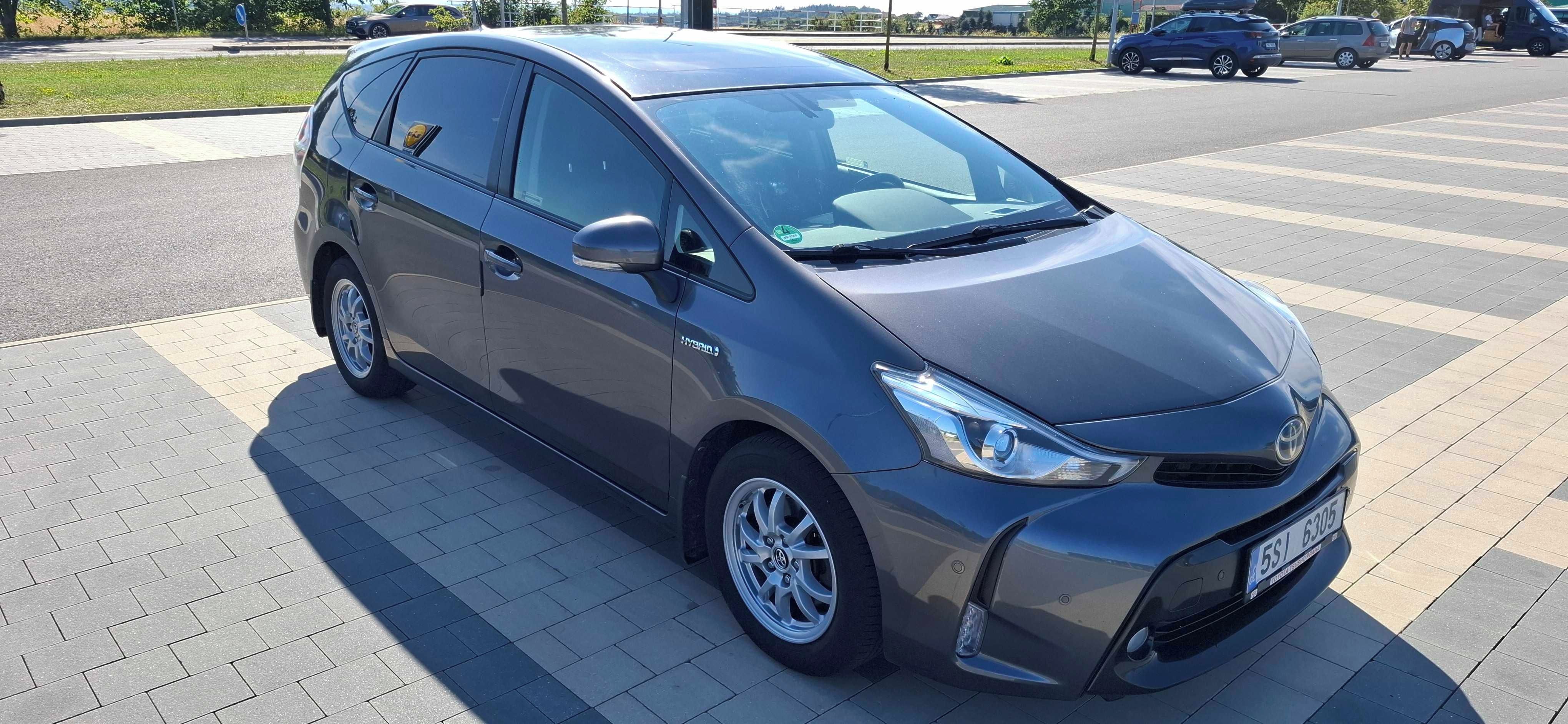 Toyota Prius, 7 míst, TOP výbava, hybrid - fotka 6
