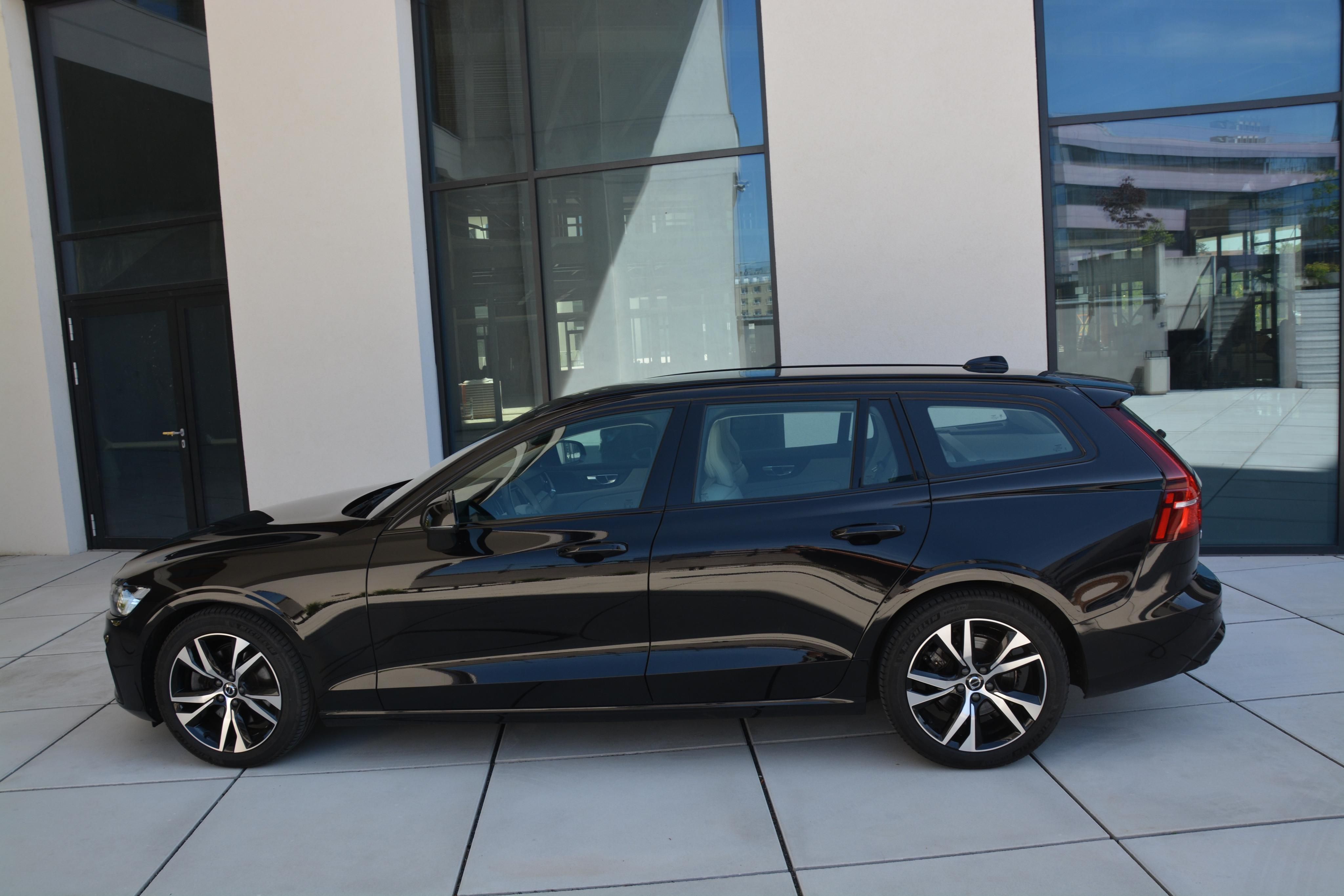 Volvo V60, B4 Plus Dark AT ČR 1 MAJITEL - fotka 6