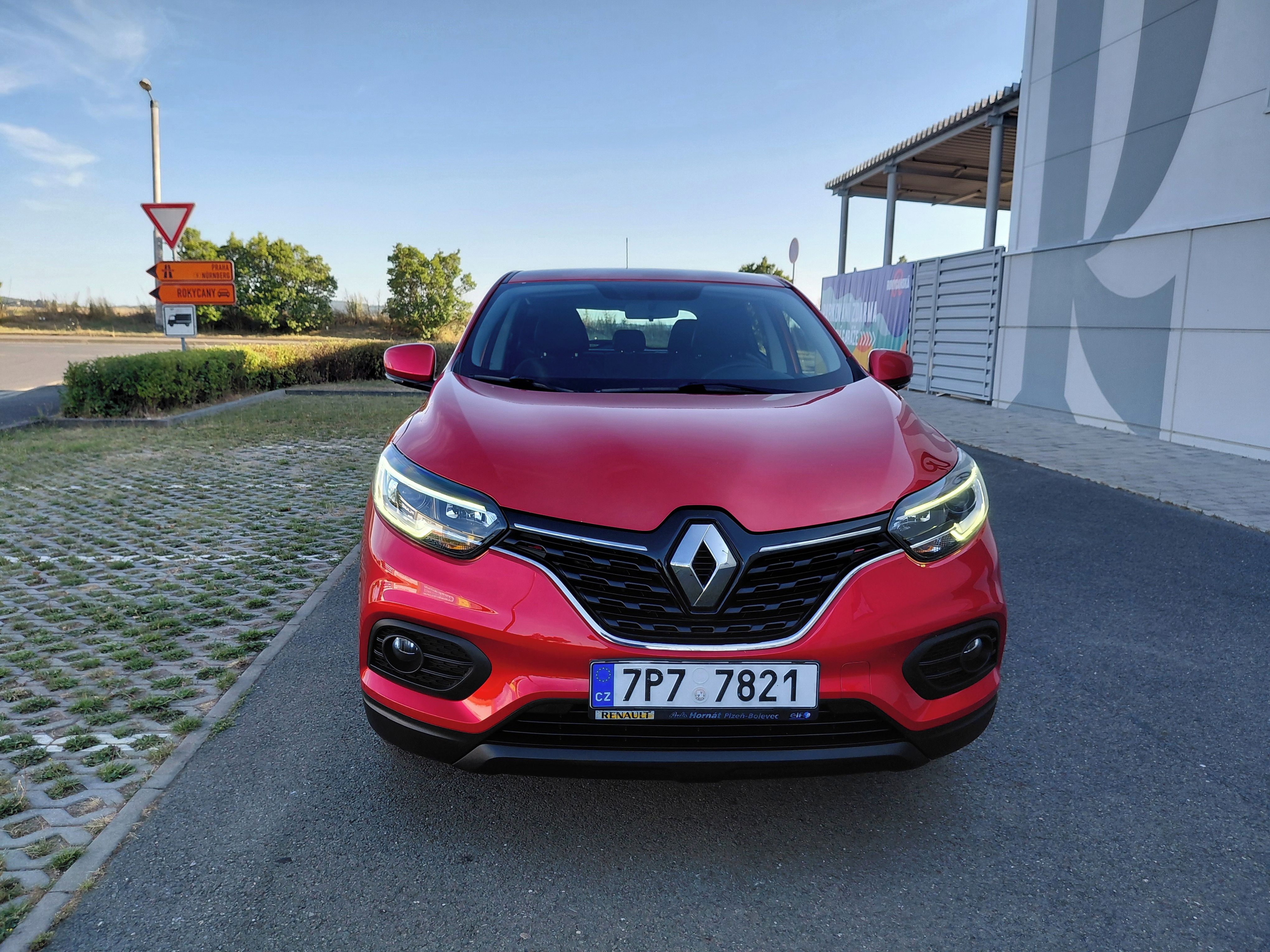 Renault Kadjar, 1.3TCE 103KW 1.MAJ VELMI PĚKNÉ - fotka 2
