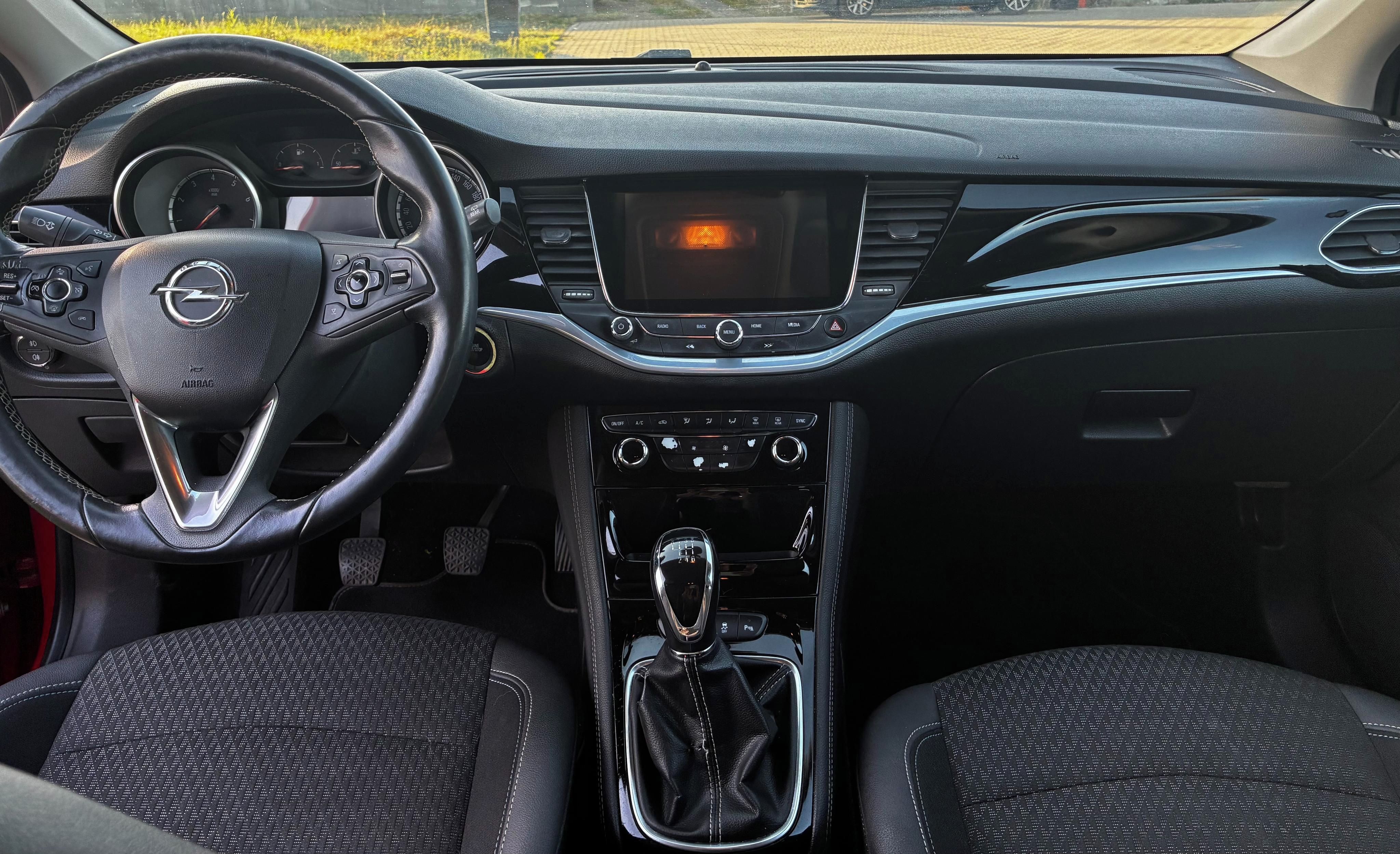 Opel Astra, Opel Astra K1.4 92kW LEDMATRIX - fotka 4